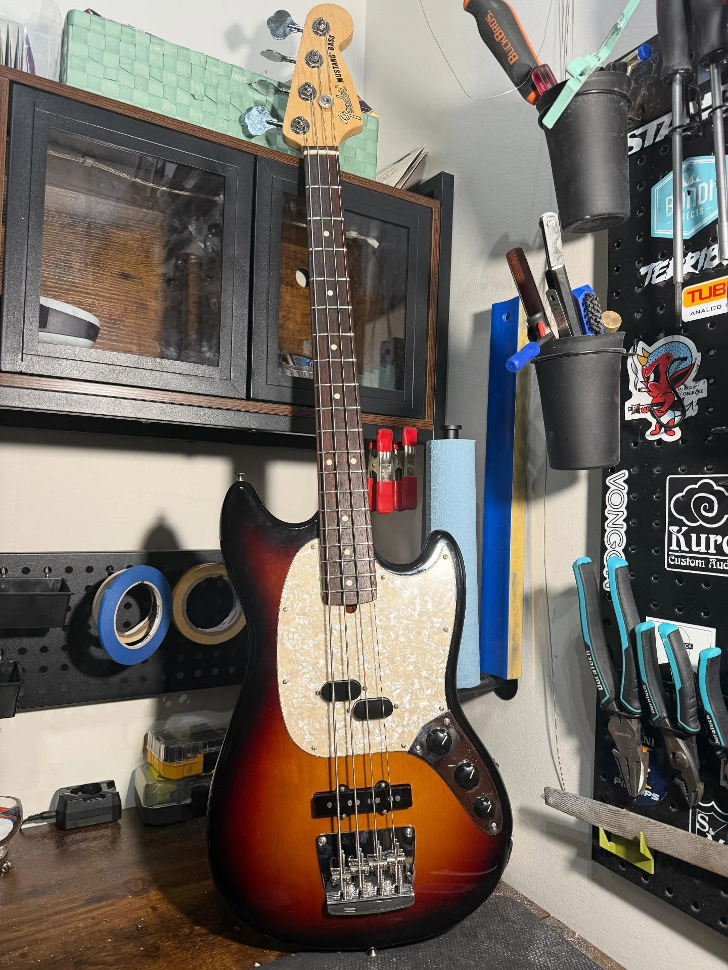 Ripped up a bunch of guitars yesterday to make up for lost time. Every time I play a short scale bass I want to buy one! This guy got a setup and a new nut 🤙🏻