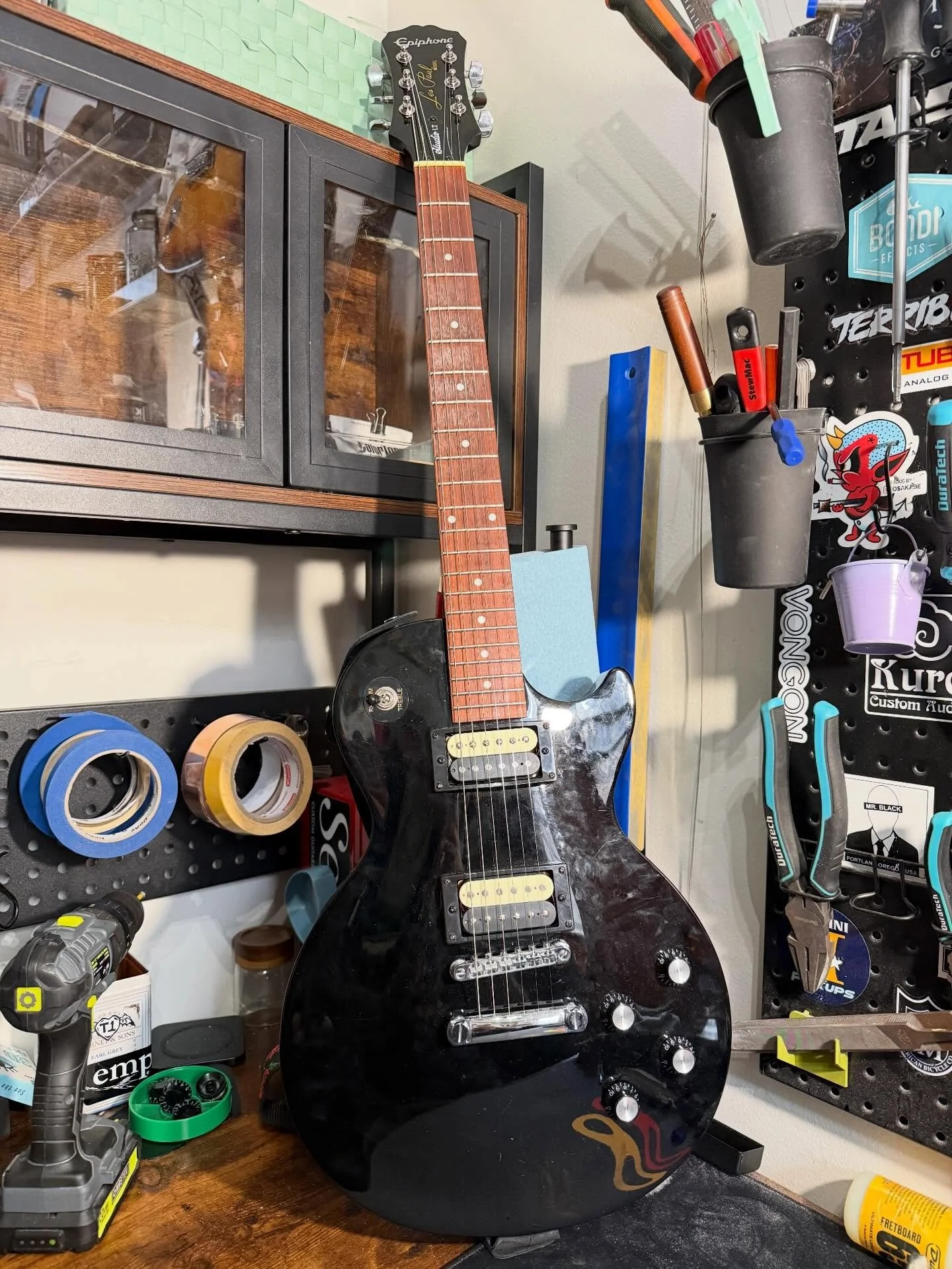 Les setup for a little dude in the neighborhood just learning to play. I&rsquo;m stoked for a younger generation to be picking guitars up.