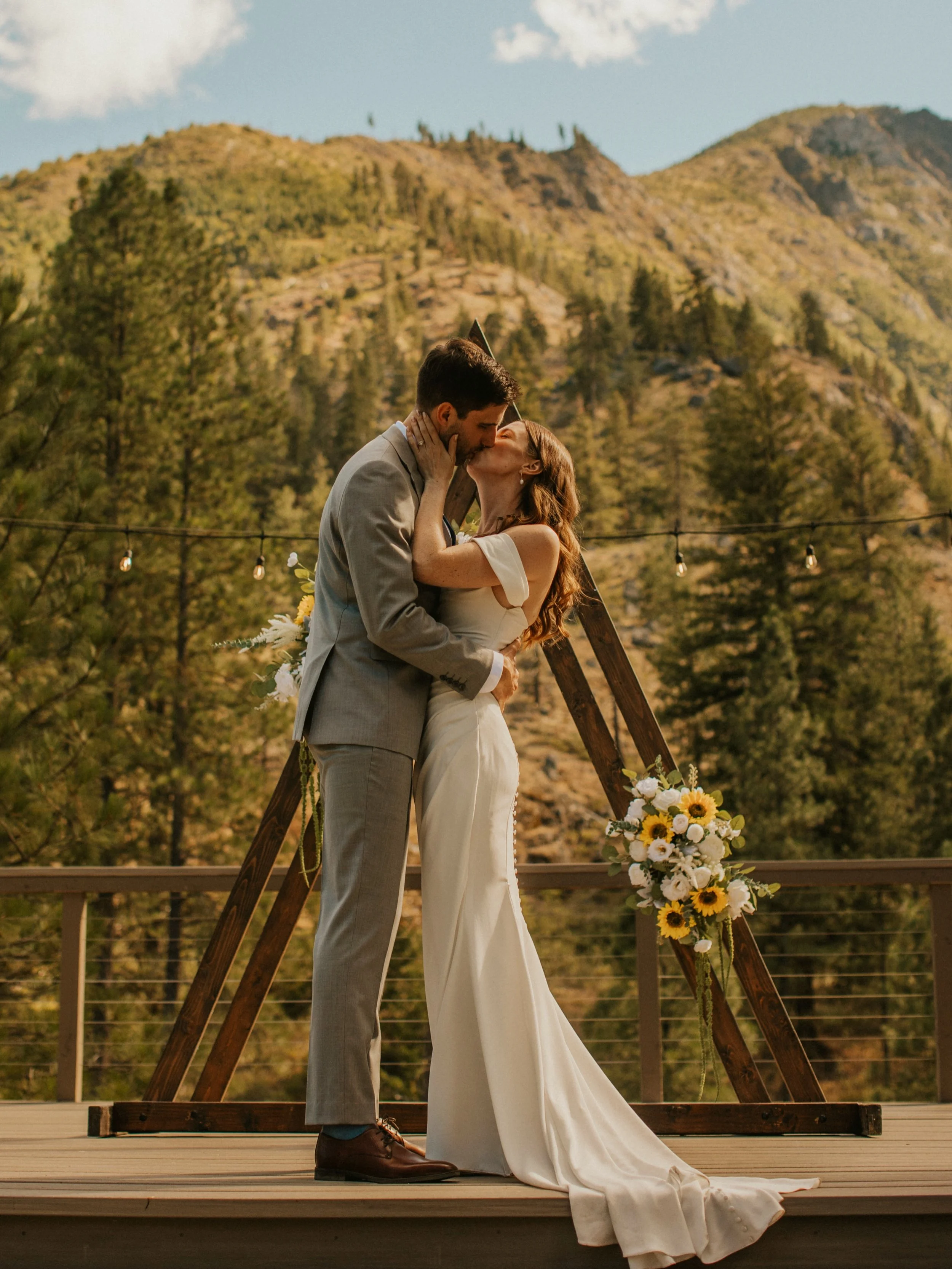 Some of the sweetest moments from Tom &amp; Cristal&rsquo;s first wedding weekend in the cascades. These two are off having the adventure of their life climbing peaks in Nepal 🇳🇵 @tomandcristal 

Planning: @coordinatedbytess 
Venue: @sleepingladymo