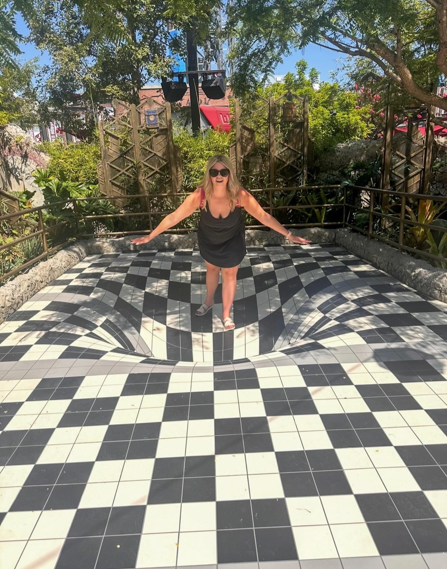 Hey Friends! I took a little break to refill my magic and revamp some stuff ✨ but I&rsquo;m so happy to be back and ready to have a little fun! 🥰

Any Disneyland pros out there? Can you guess where this optical illusion shot was taken?! 🤔🏰
.
.
.
#