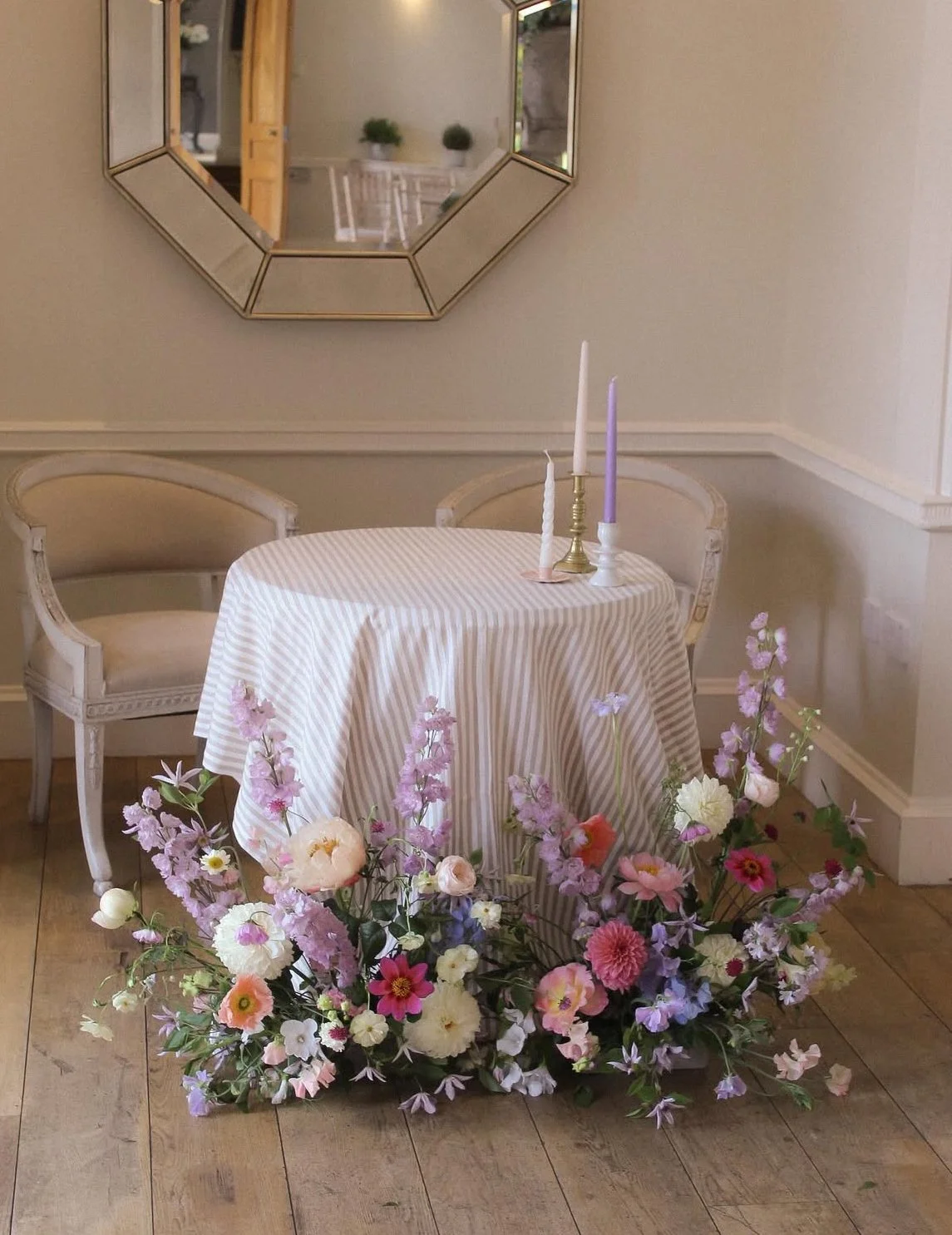 lilac and pink table flowers