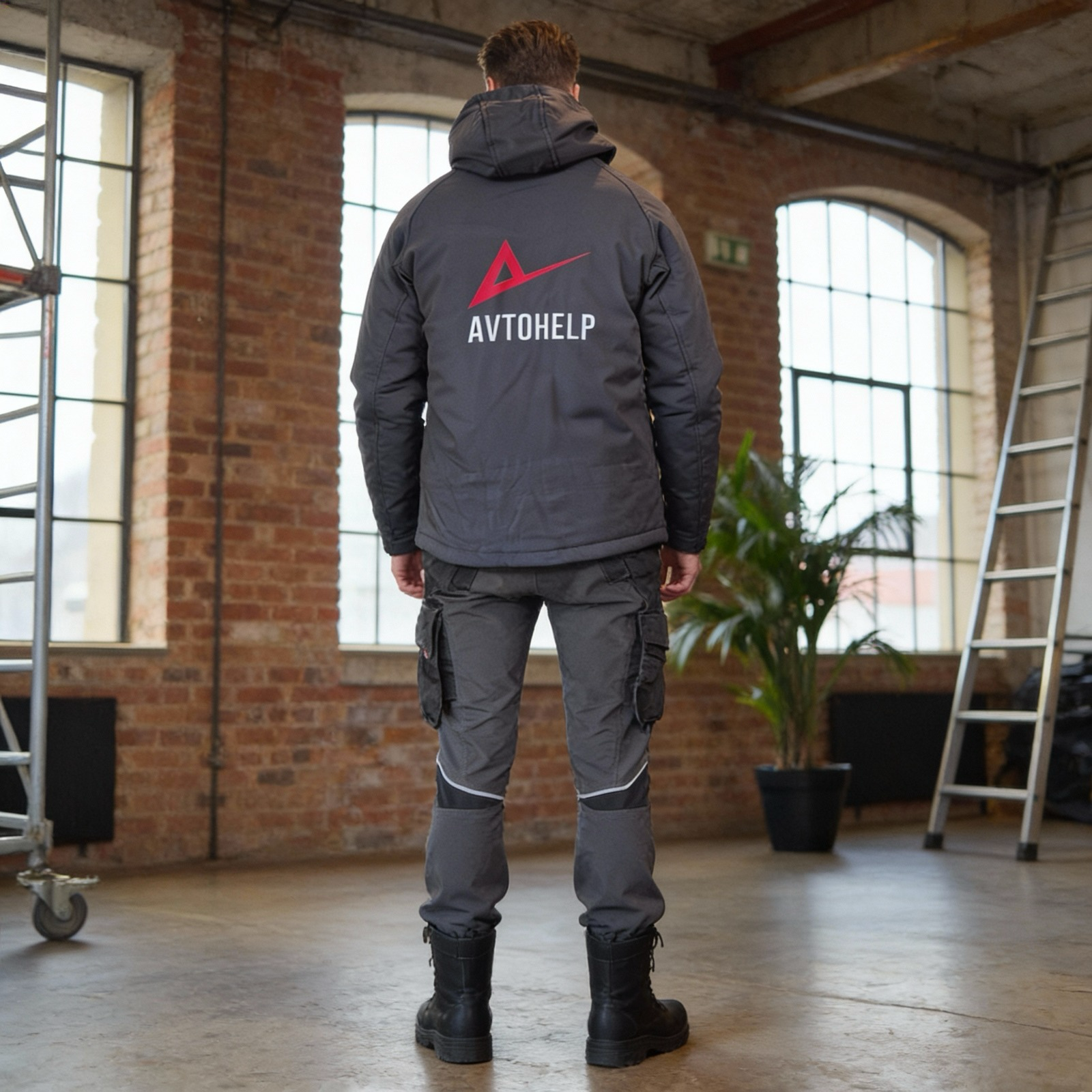 Tisk na pulover / jakno – personaliziran logotip na hrbtu