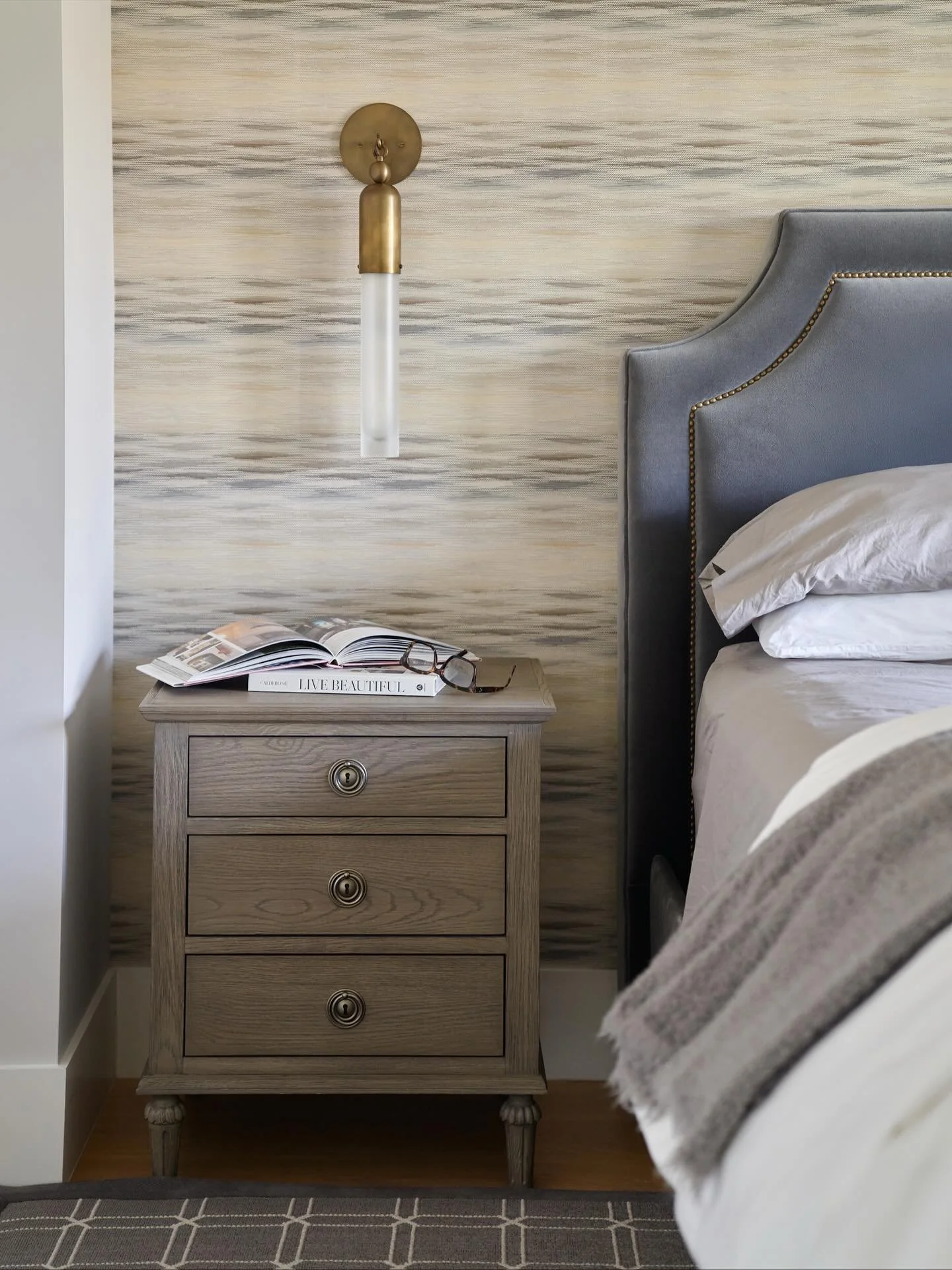 I love the way the colors and patterns come together in this primary bedroom. Serene and sophisticated. 

Design | @retirodesign.co 
Photography | @kuohphotography 

#primarybedroom 
#interiordesign 
#luxuryhomes 
#bedroomwallpaper 
#sanfranciscointe