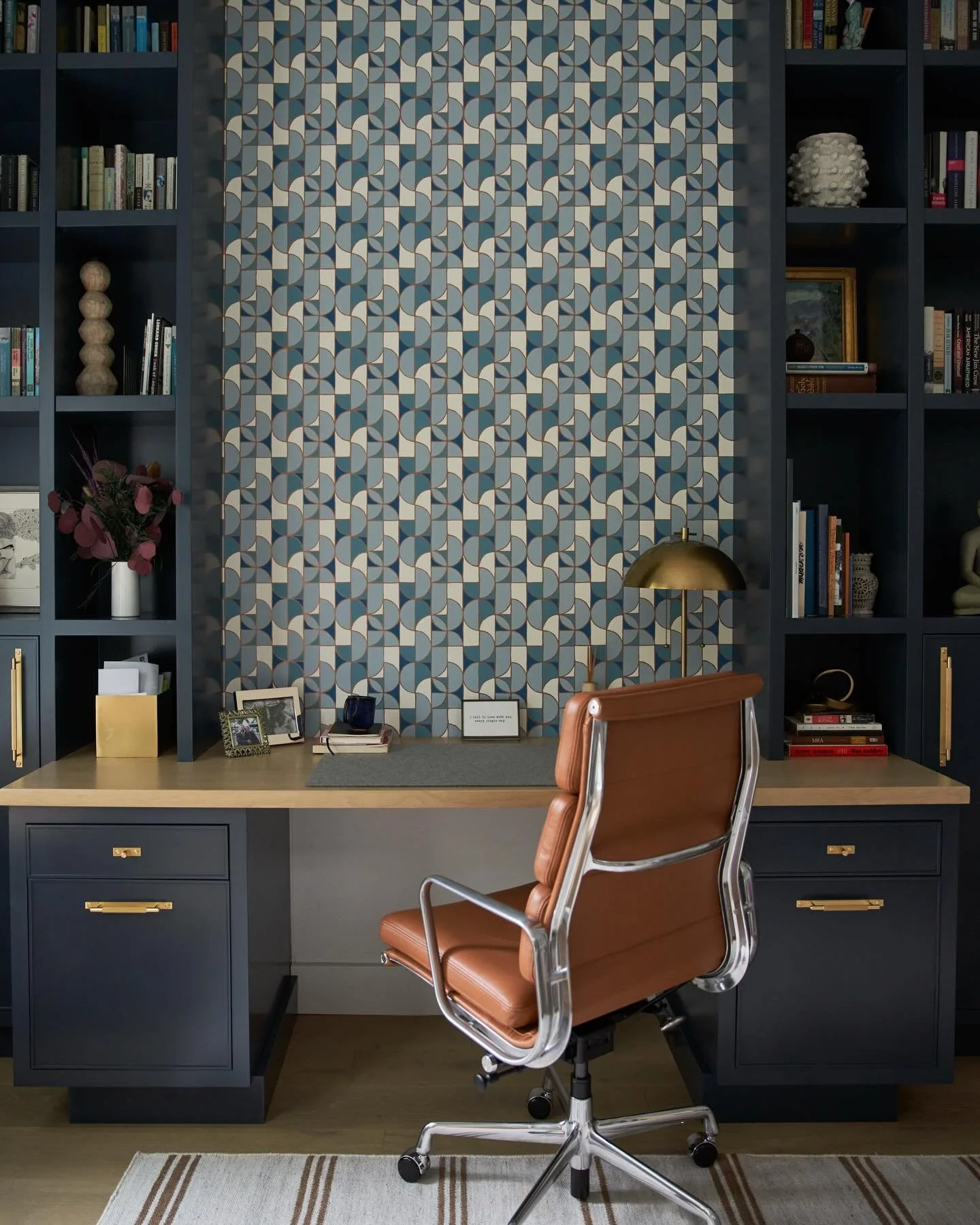 It&rsquo;s Friday but I&rsquo;d be happy to work over the weekend in any of these home offices. 

Design | @retirodesign.co 
Photography | @kuohphotography 

#homeoffice 
#luxuryhomes 
#officedesign 
#remotework