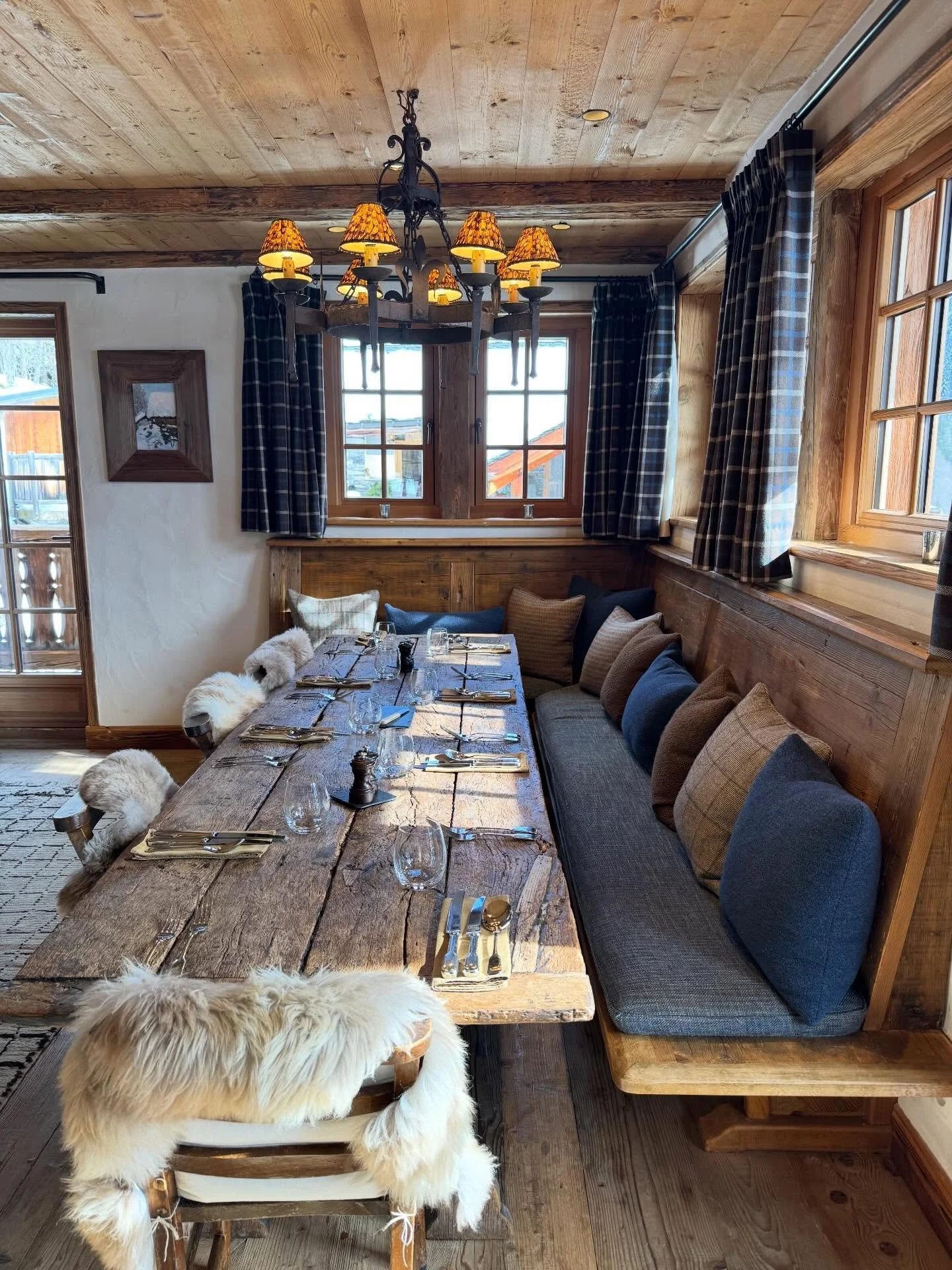 Incredibly inspired after a week long stay @elevenexperience Chalet Pelerin in the French Alps. Traditional mountain home charm with all the luxuries of a modern home.  Beautifully designed! 

#designinspiration 
#chaletpelerin 
#frenchalps