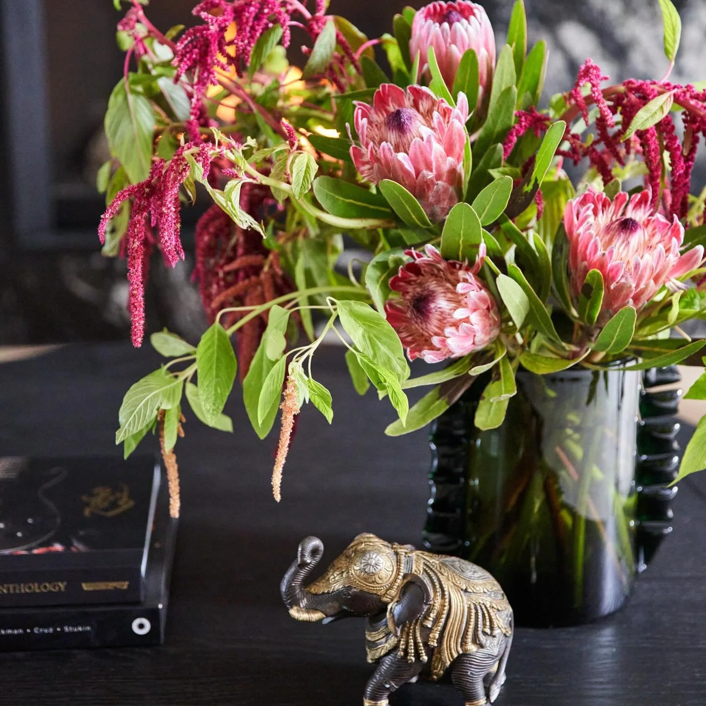 Taking a moment to admire the beautiful florals by @matador_studio for our 3rd Ave photo shoot.  These stunning arrangements were a game changer. 

Styling | @matador_studio 
Photography | @kuohphotography 
Design | @retirodesign.co 

#interiorstylin