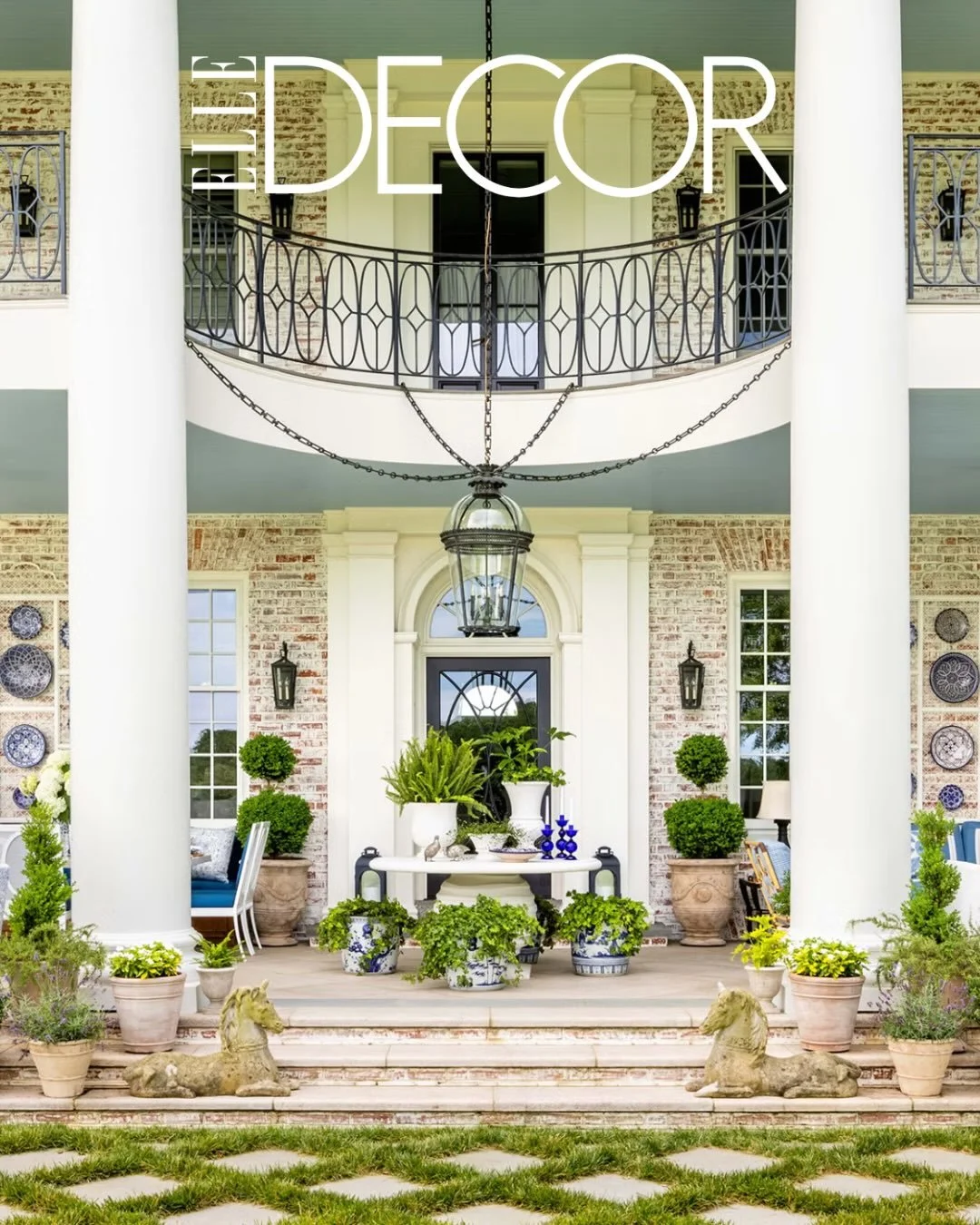 My thoughts on backyard design in Elle Decor. Link in bio and story! 

#backyard 
#backyarddesign 
#indooroutdoorliving 
#retirodesignco