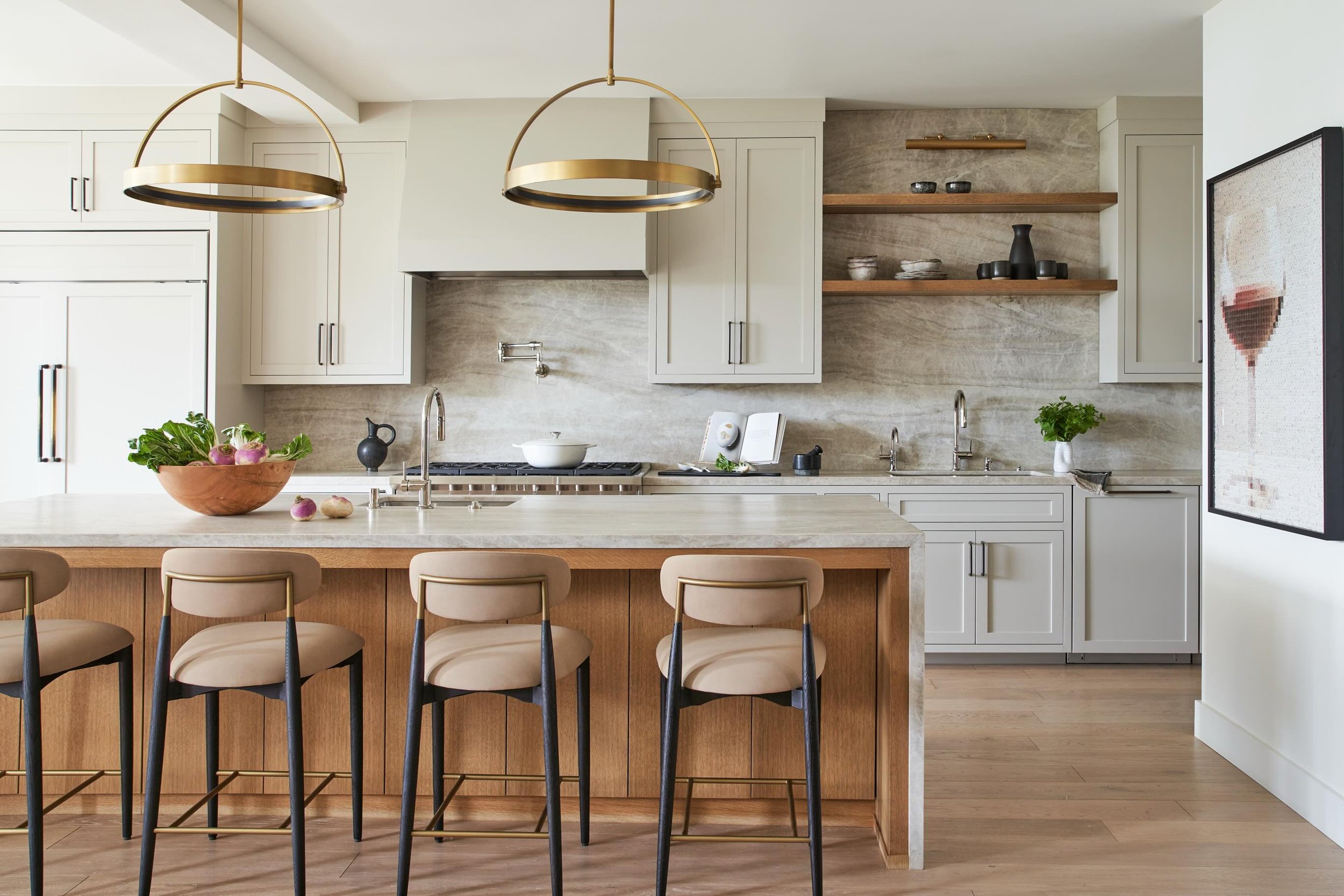 Quiet luxury at its best. 
Creamy Taj Mahal quartzite, warm white oak and mixed metals for the win.

Design | @retirodesign.co 
Photography | @kuohphotography 
Styling | @matador_studio 

#kitchendesıgn 
#organicmoderninteriors 
#luxuryhomes 
#retiro