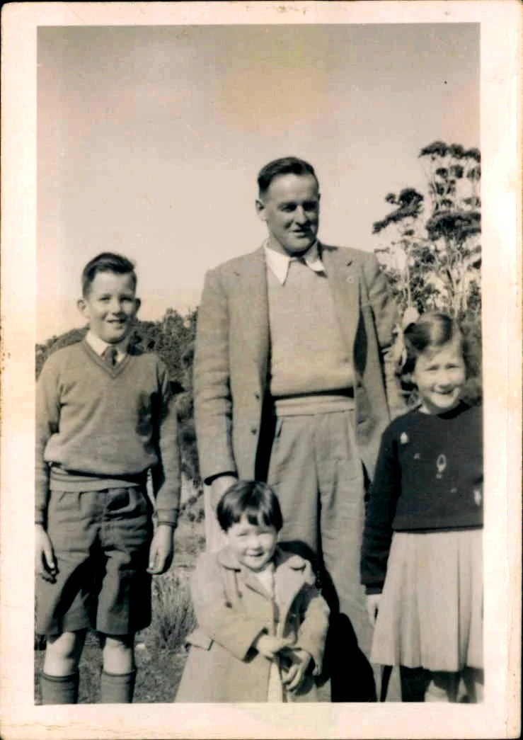 Ron-and-children_lo.jpg