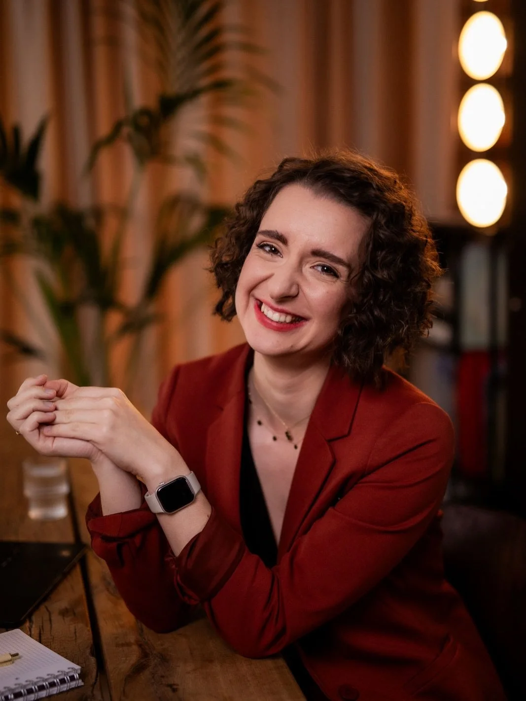 Ganz sch&ouml;n viel passiert letzte Woche - deswegen kleiner Fotodump 🤓

1) weiteres Lieblingsbild aus dem Shooting mit @nadine_rodler_photography 🥰
2) Fernsehinterview mit @franken_fernsehen 
3) Lieblings-Doku mit @gruene_altdorf angesehen 💚
4) 