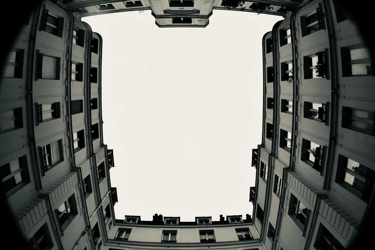 Happy Birthday to meeeee 🎈🎂 spent my bday in Paris not doing much and it was perfect. So thankful for another lap around the sun and for all the beauty and abundance. All praises 🙏🏾 Learning how to work a camera lately and took it with me and too