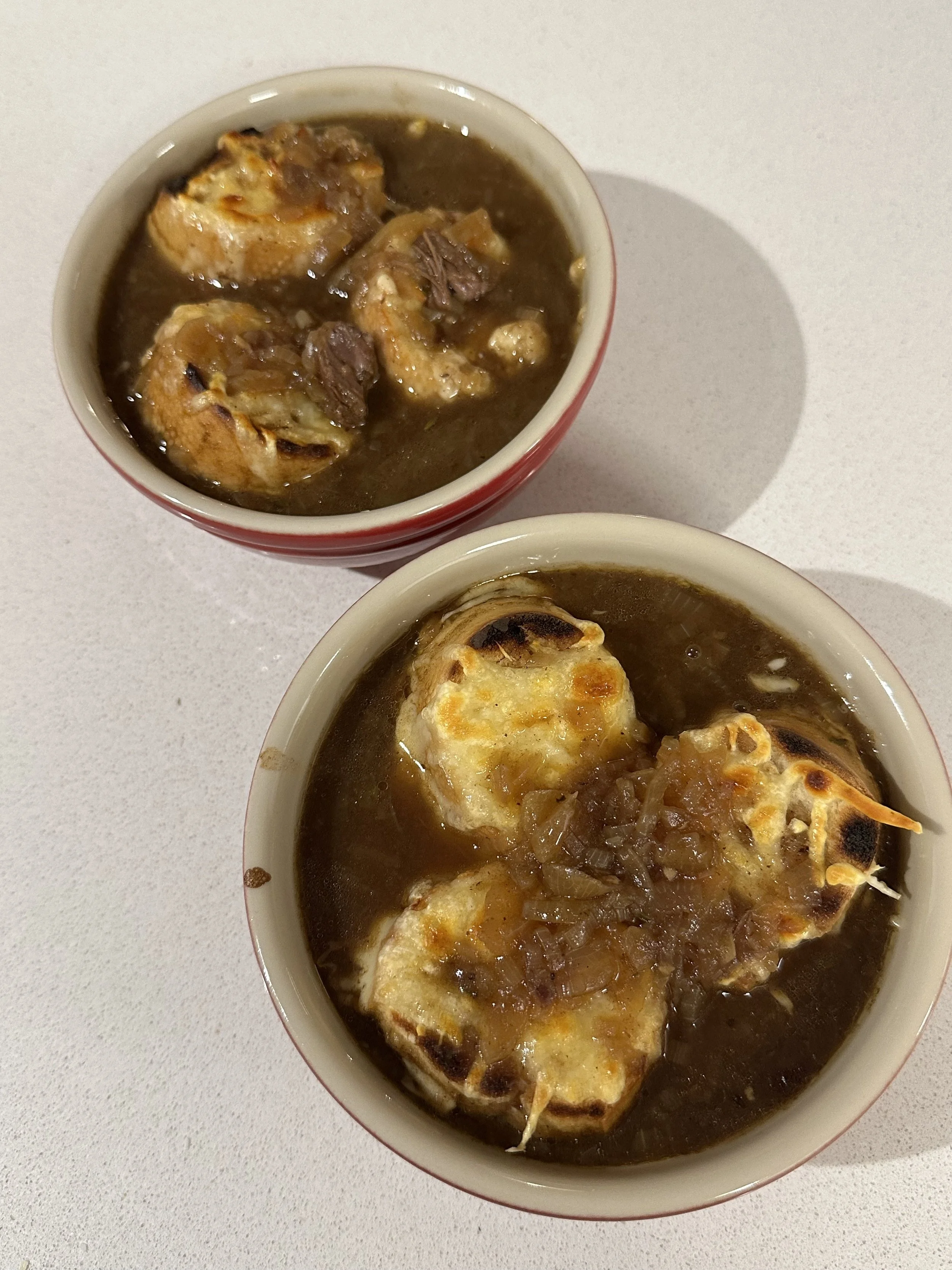 Soupe à l’oignon au bœuf (Instant Pot)