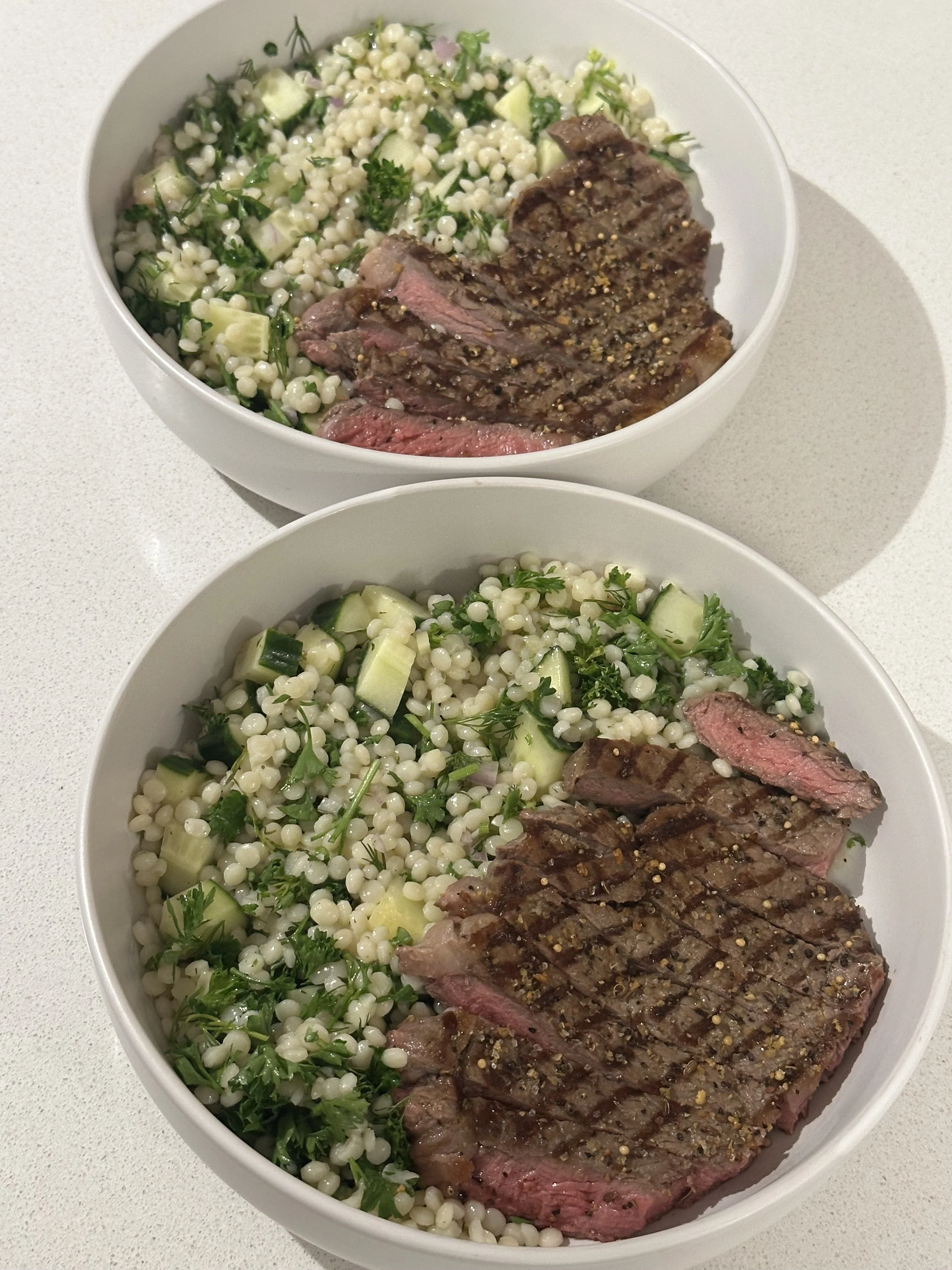Bol steak et salade de couscous perlé