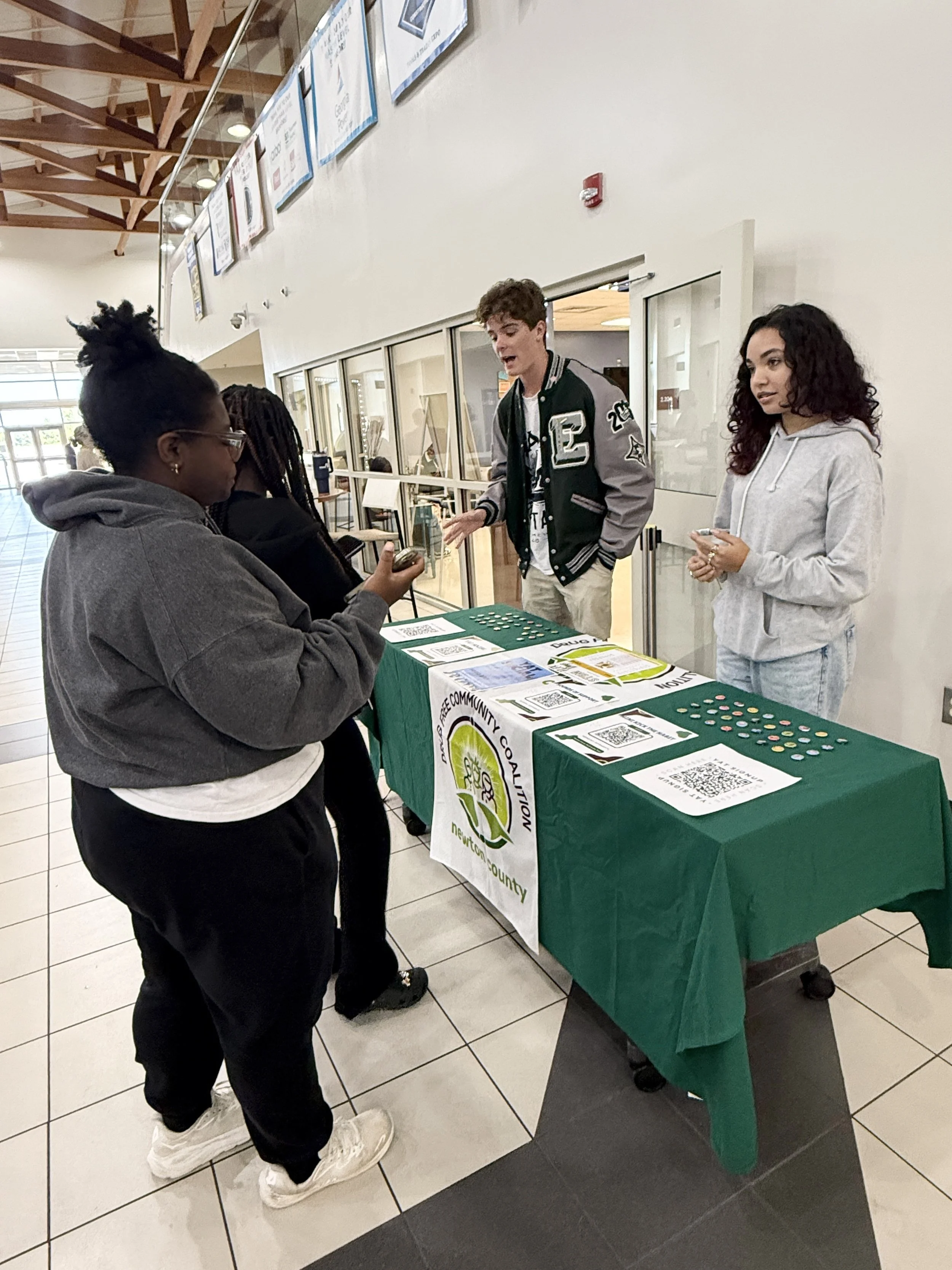 Youth Action Team Hosts Info Table to Promote Volunteer Opportunities | September 2025