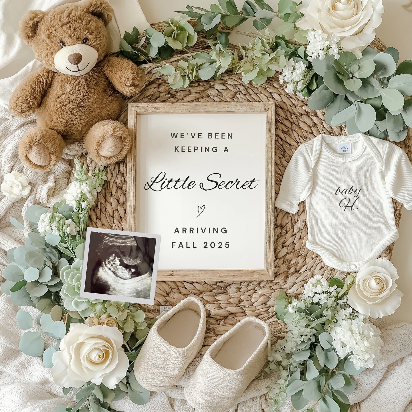 Besties&hellip; I&rsquo;ve been keeping a little secret. 💛✨

If you&rsquo;ve noticed it&rsquo;s been a little quieter around here &mdash; it&rsquo;s because the first trimester grabbed me by the shoulders and said, &ldquo;Ma&rsquo;am, have a seat.&r
