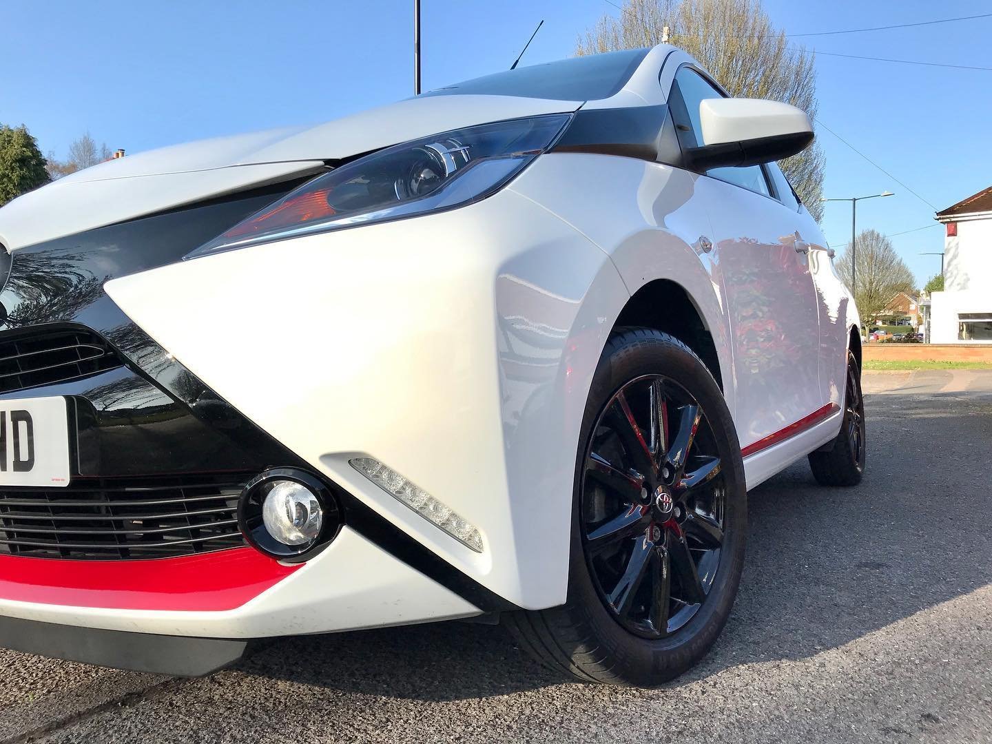 One day transformation on this little Aygo. Despite being new to the owner and only 18 months old, it didn&rsquo;t *POP* like a new car should! 
Although white hides swirls quite well compared to darker colours, contamination stands out like a sore t