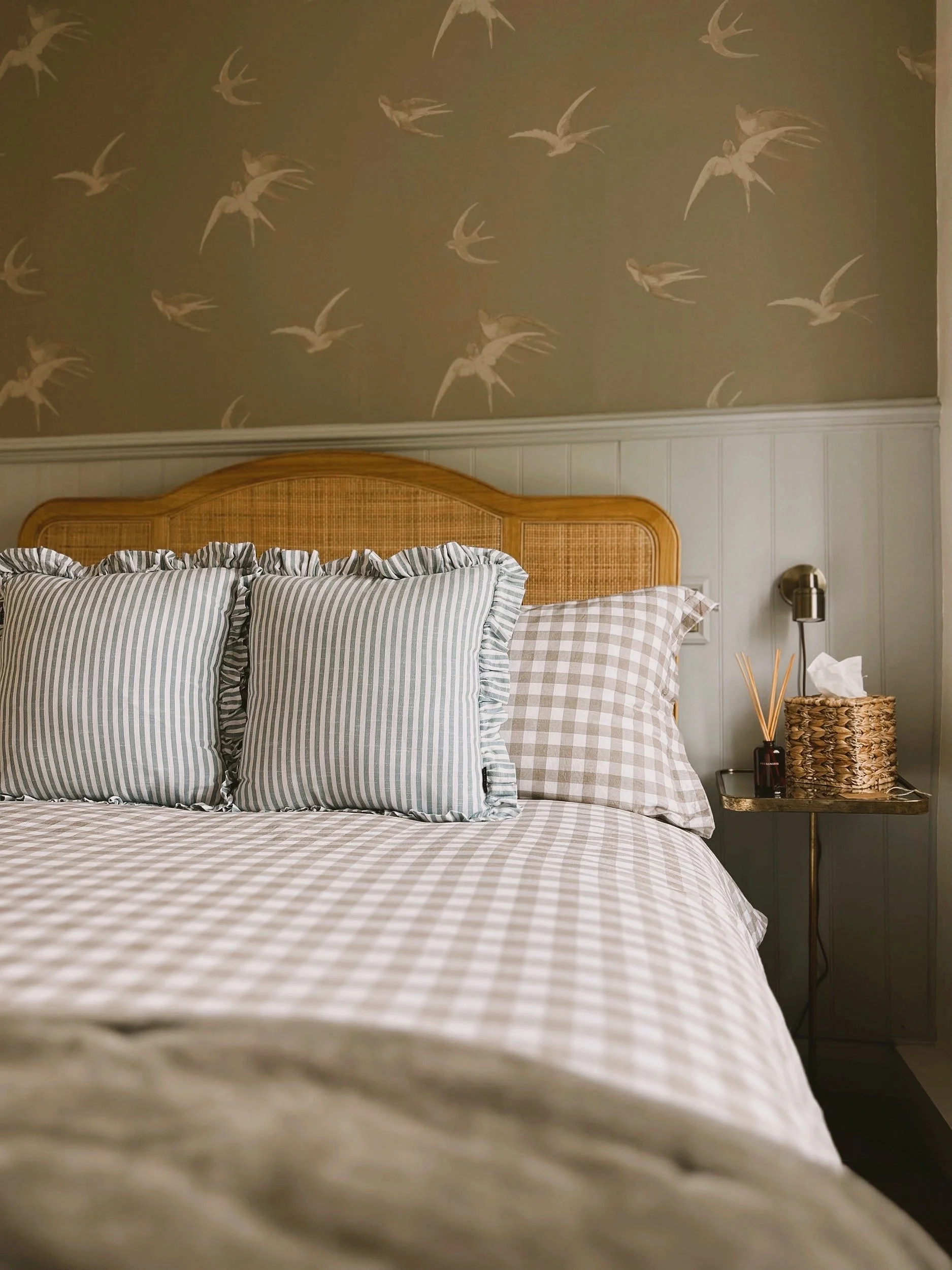 AUTUMN SWALLOWS NEST BED JPG.JPG