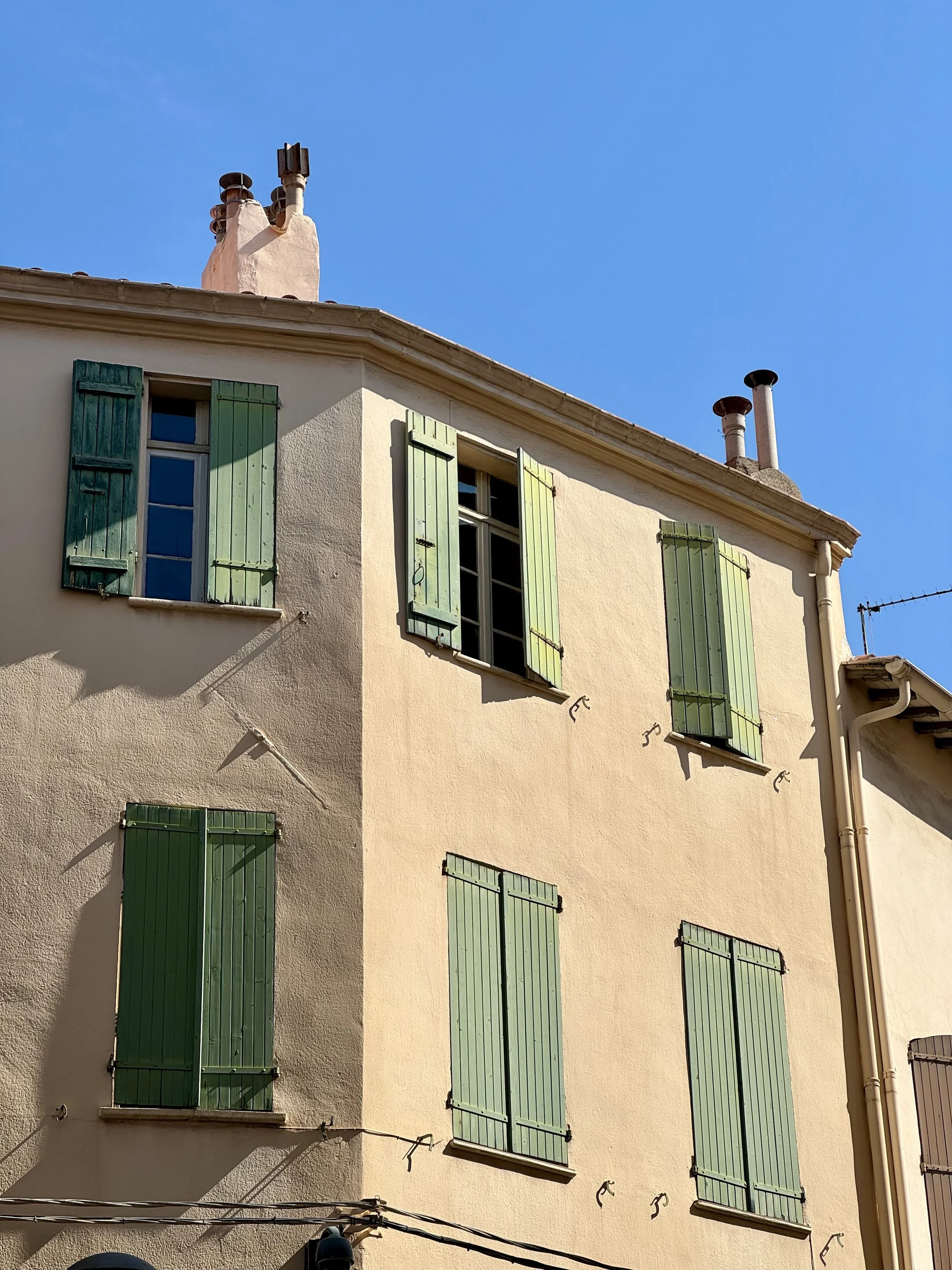 Pastel building tones in Perpignan