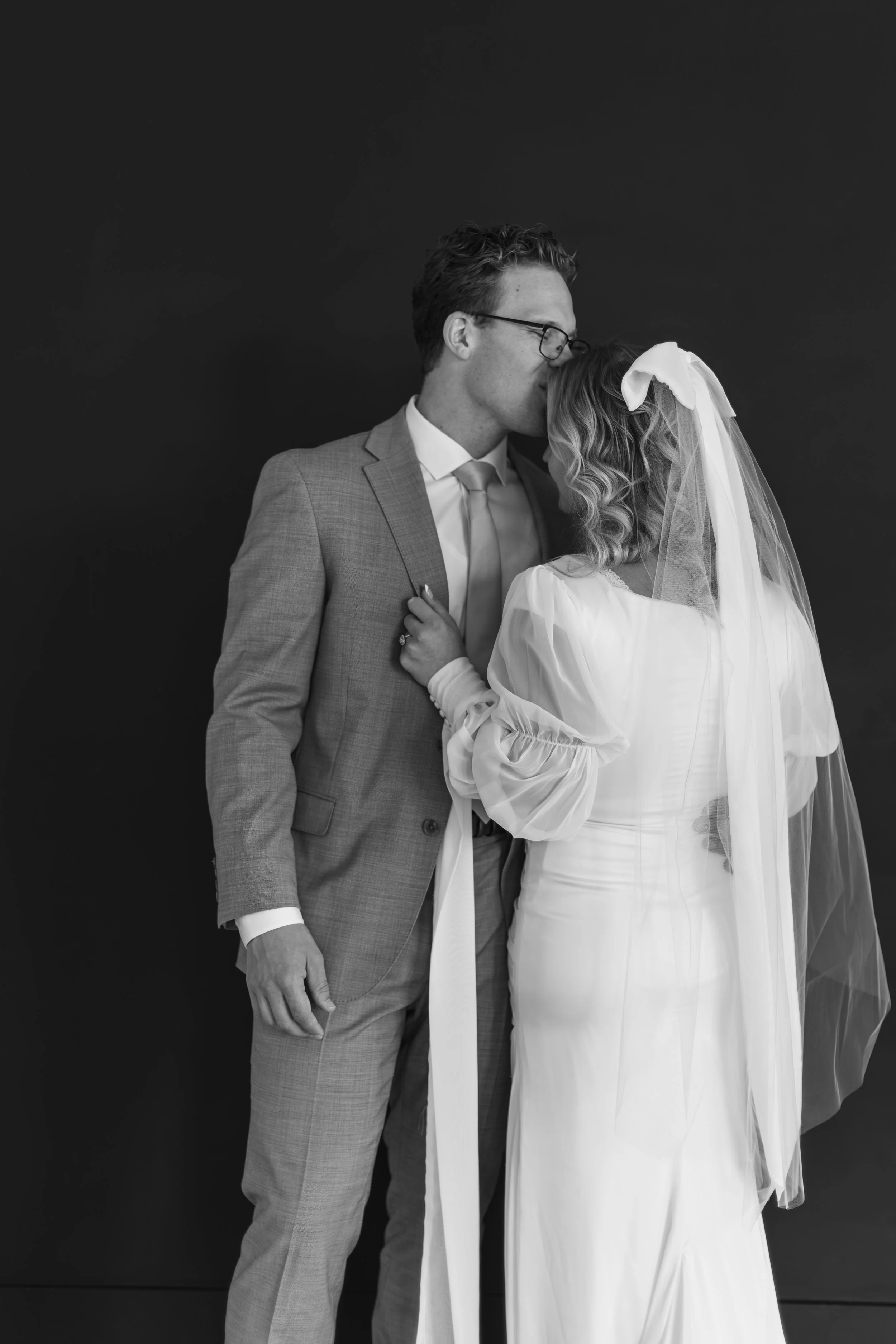 Clarice bridal portrait at Utah State Capitol building