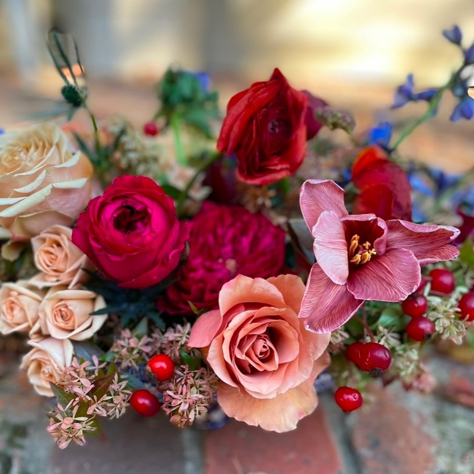 Hi friends! I&rsquo;m offering holiday Christmas centerpieces for local pick up. Put one on your table or show up to someone else&rsquo;s house with one because you&rsquo;re the best guest! Two sizes available on our website. Tell everyone you know a