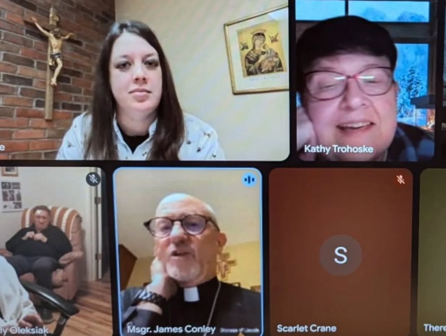 We had such an awesome session with @bishop_conley last night talking all things bees and our Catholic faith! We had several new people who joined our virtual chat which was amazing! What a wonderful way to end our engaging pilot year with Glory Bee!