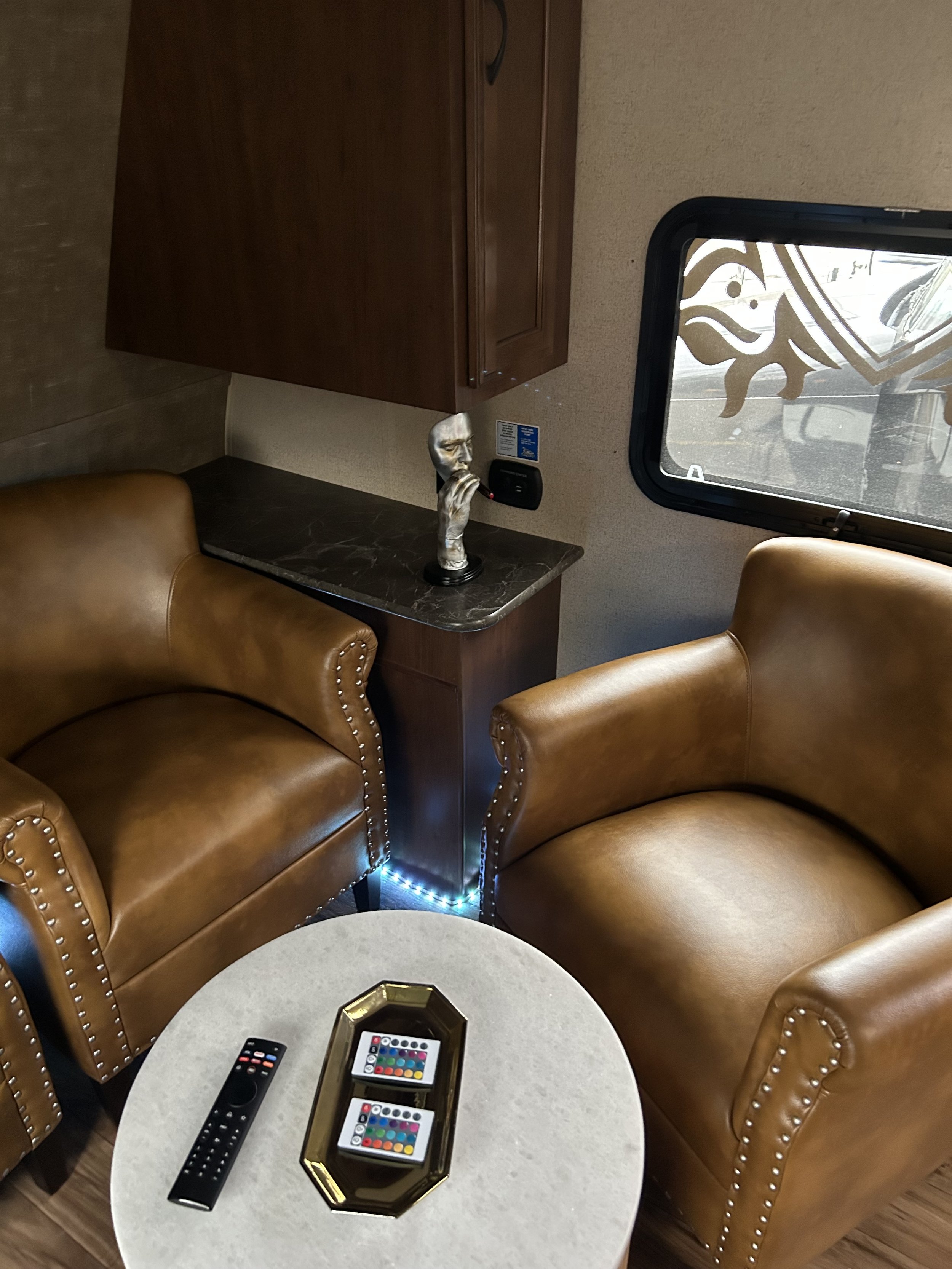 Front RV Pic 2.jpg