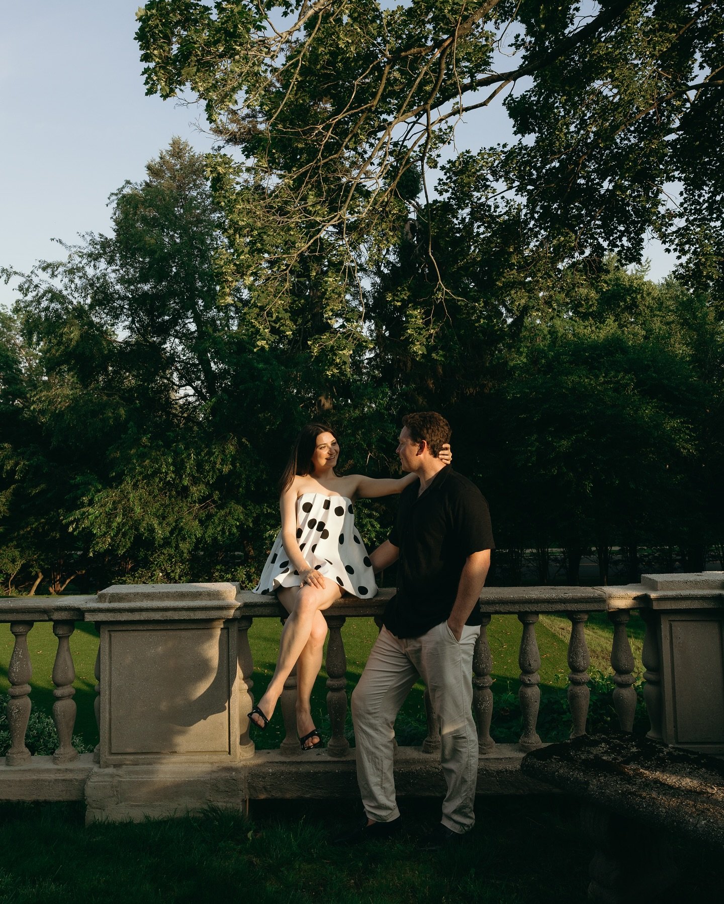 Engagement session dreams! Jackie &amp; Jack brought pure editorial magic to this shoot! Every moment looked like a magazine cover. From golden hour elegance to effortless style, their love story is nothing short of iconic. We can&rsquo;t thank @chat