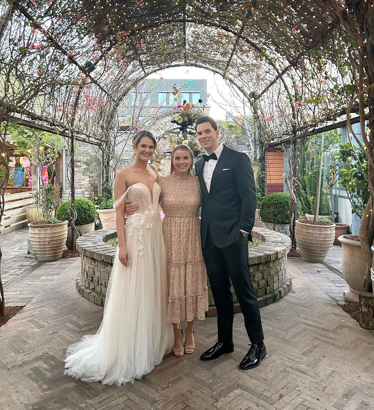 RACHEL + NICK 🤍 07.10.23

Even though Rachel &amp; Nick said &ldquo;I Do&rdquo; at one of Sydney&rsquo;s most well-known and busiest venues, the beautiful Grounds of Alexandria, their ceremony had the most beautiful energy about it; the perfect comb