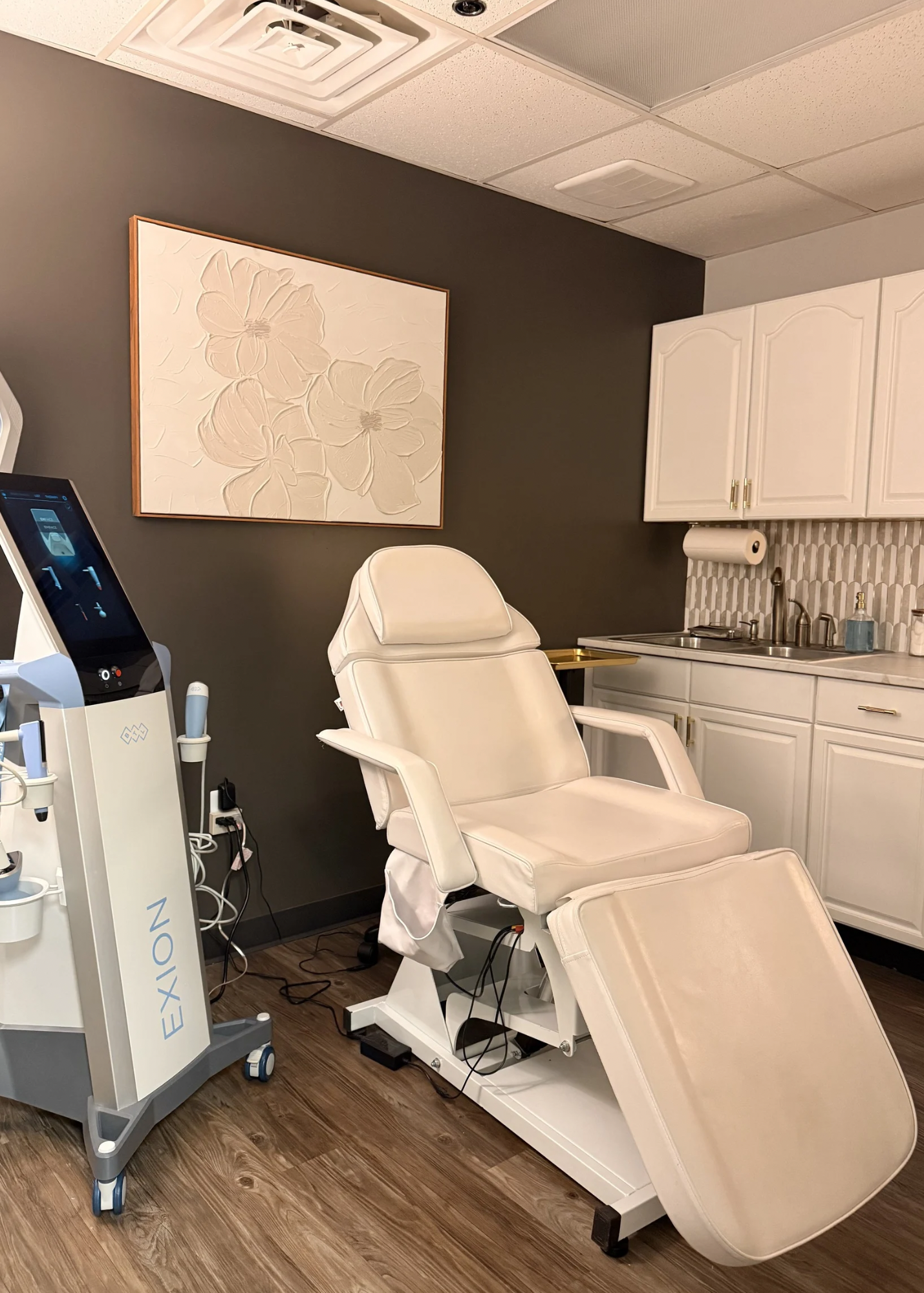 image of the Aesthetics/Procedure room at Urban Elite Rejuvenation and Aesthetics