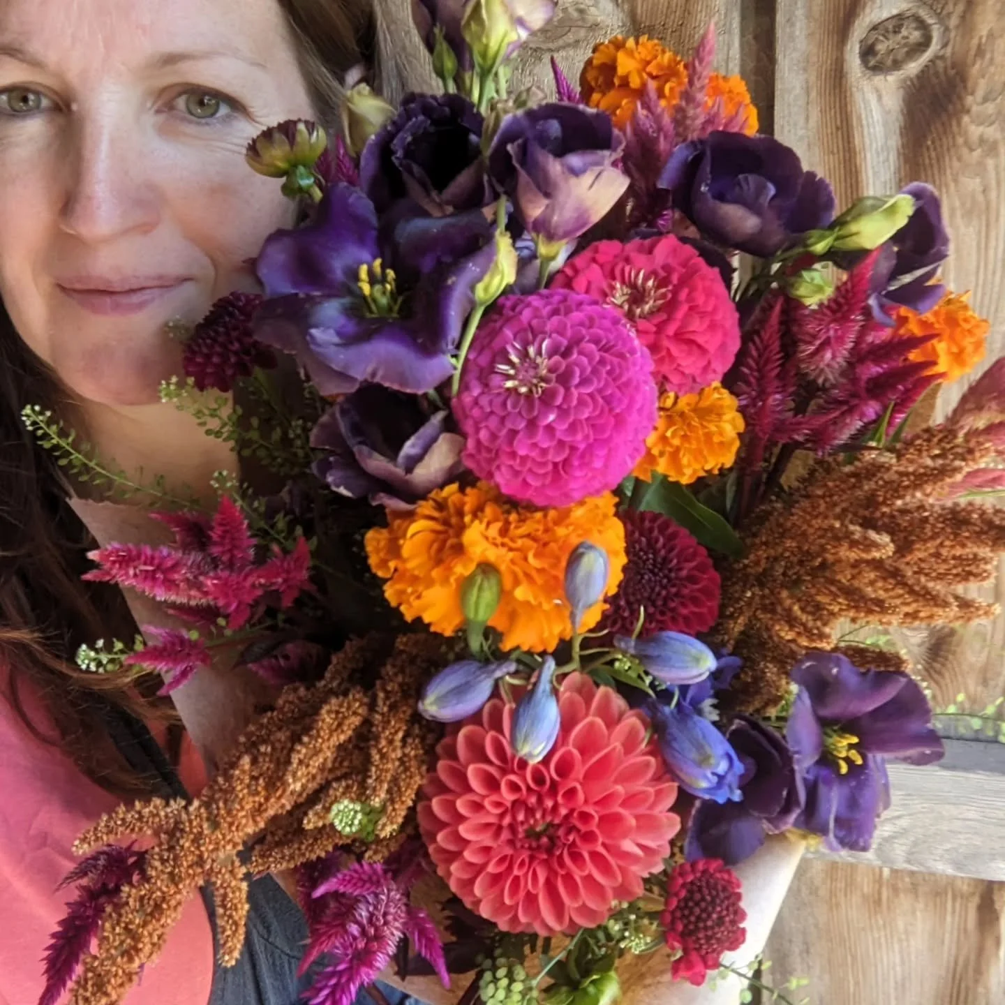 This time of year, jewel toned bouquets are my favorites!!