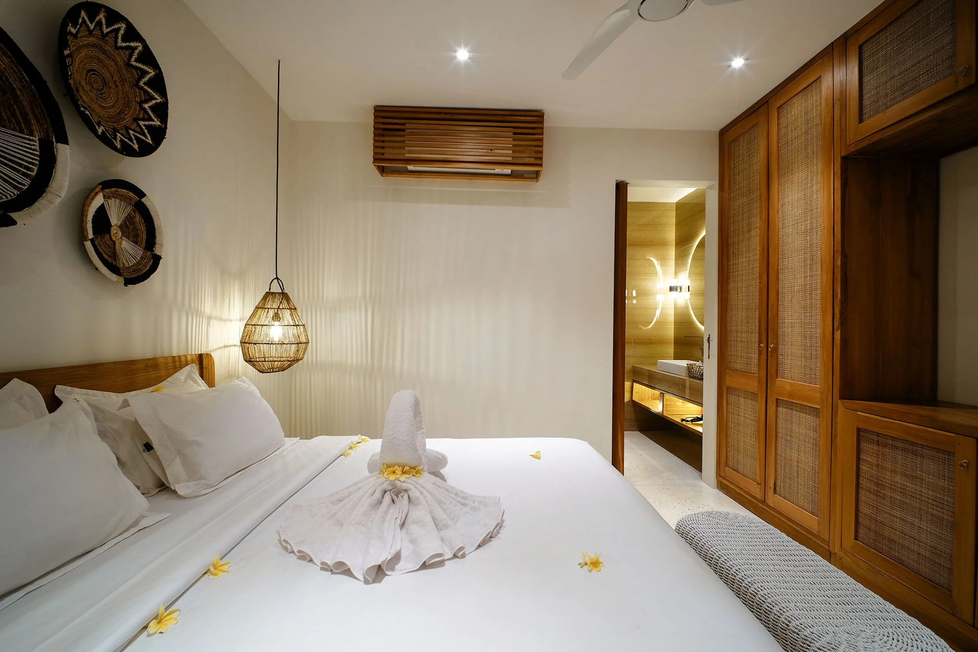 Lembah Lombok Carrousel Header 8.jpeg