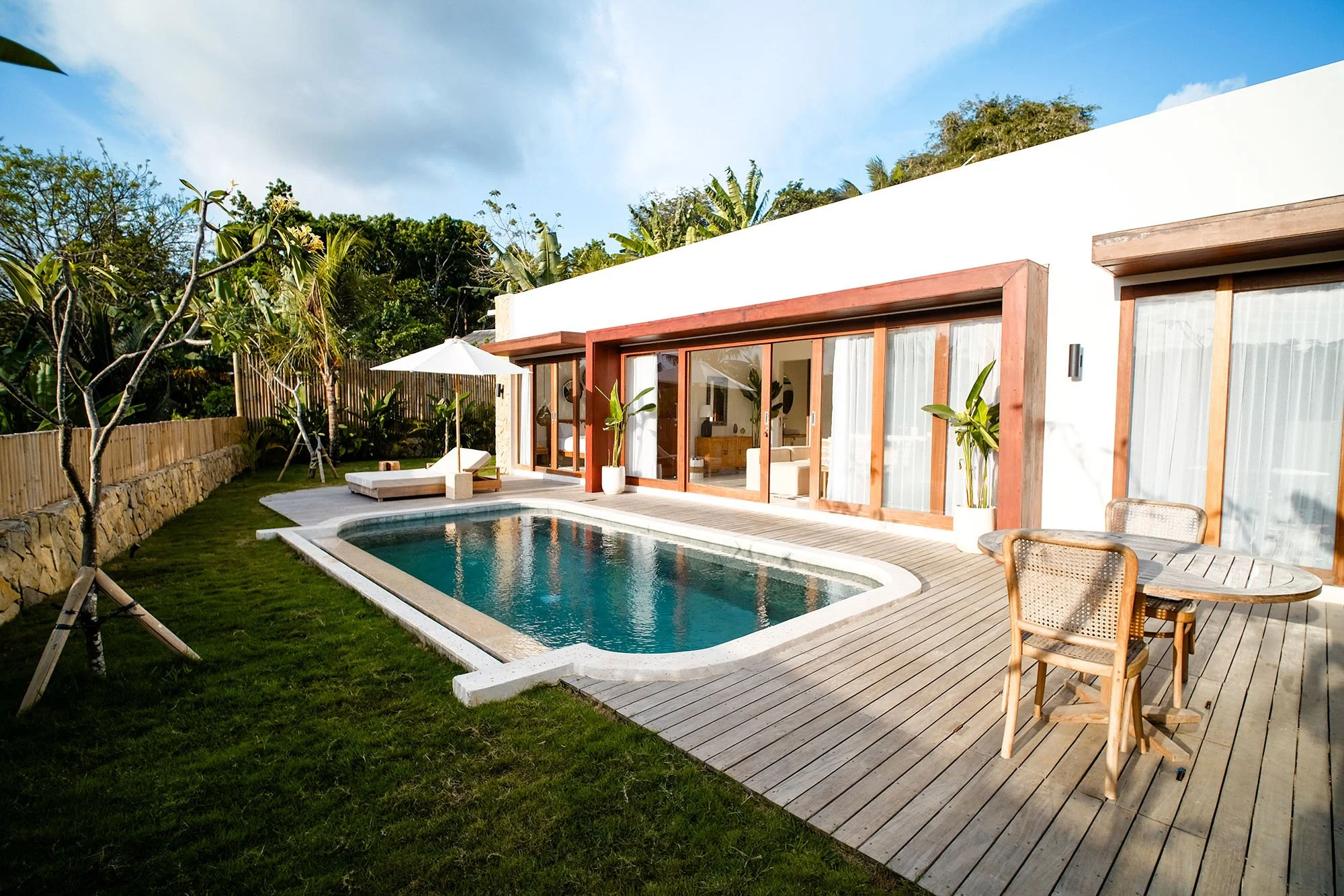 Lembah Lombok Carrousel Header 1.jpeg