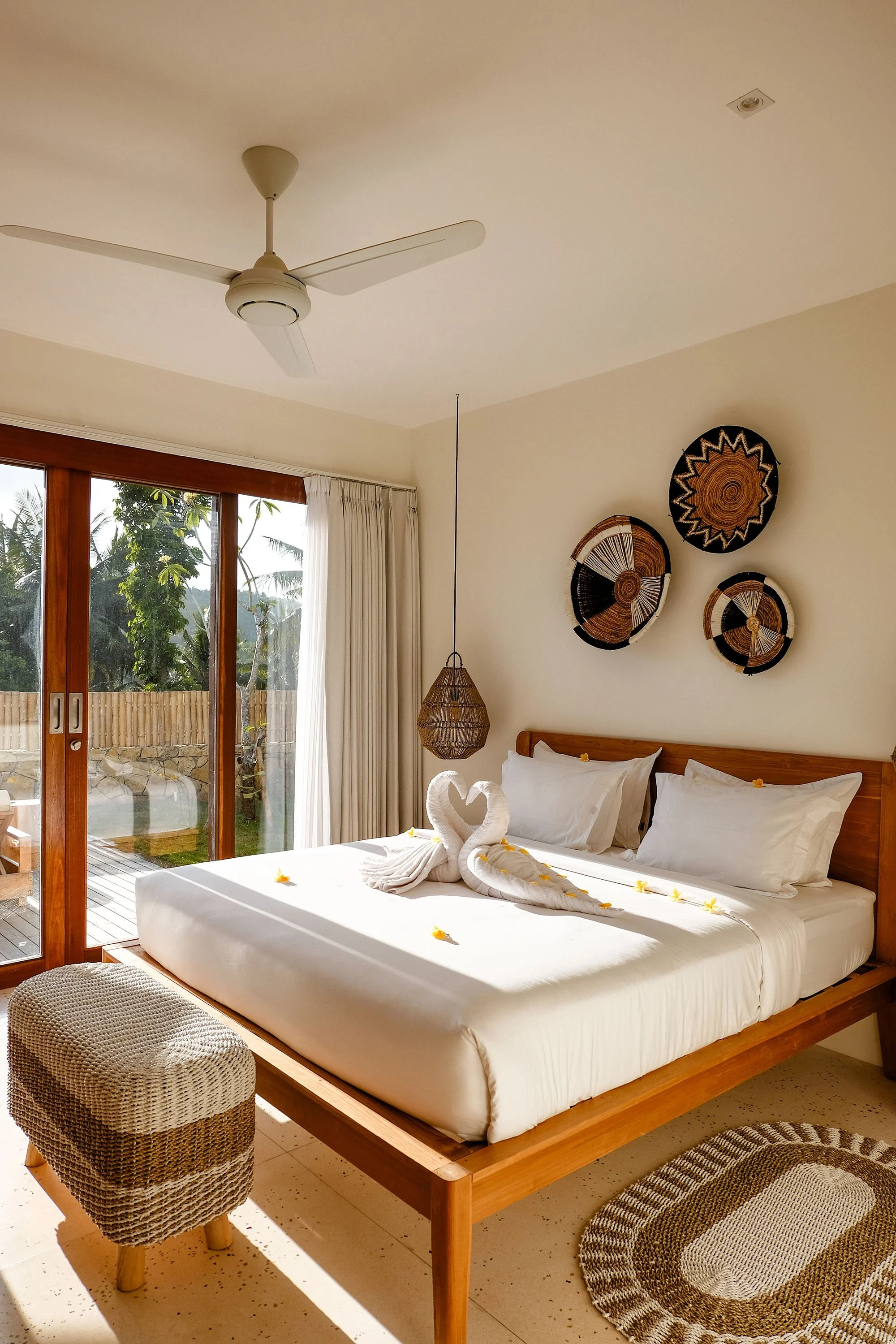 Lembah Lombok Carrousel 2 - 3.jpeg