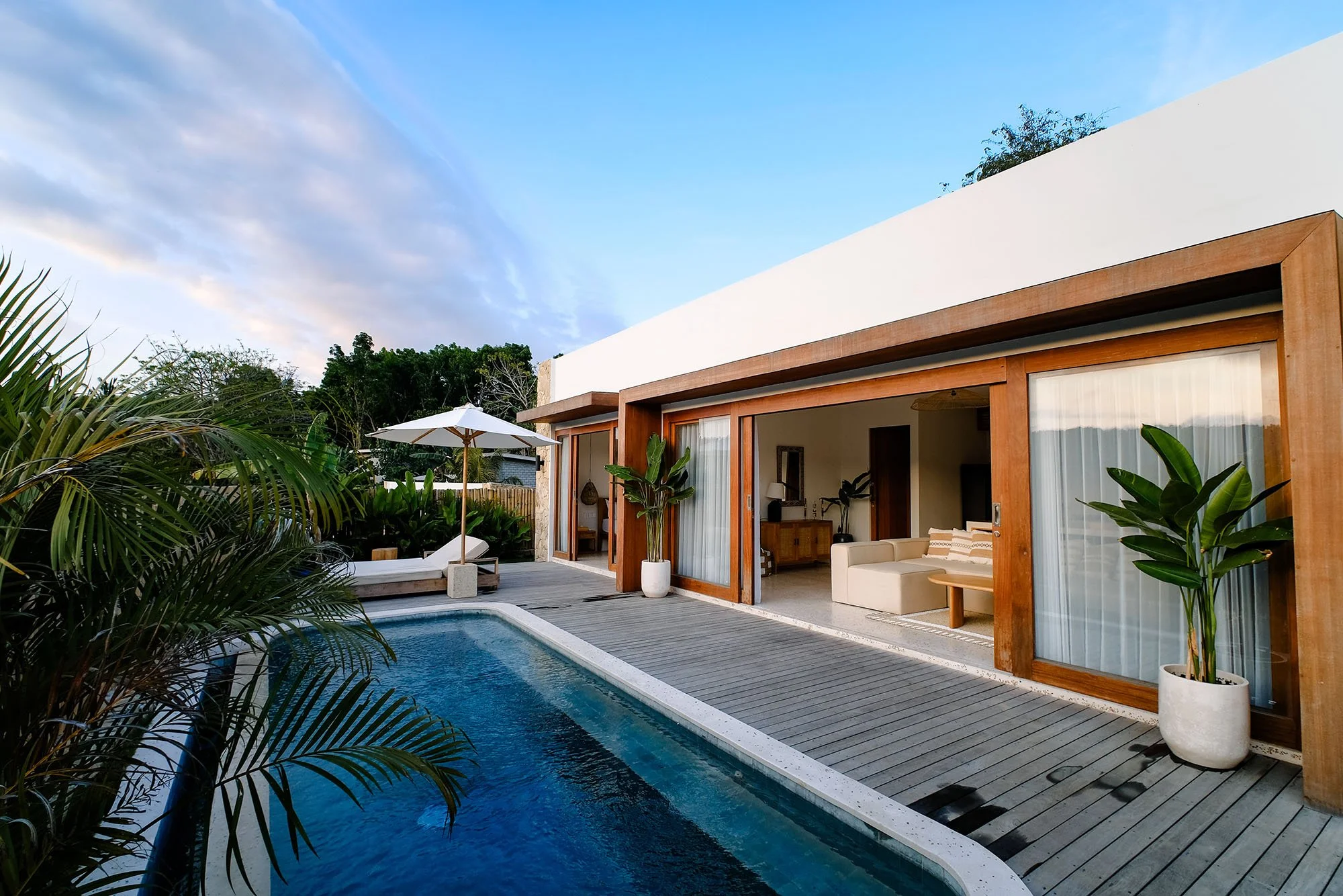 Lembah Lombok Carrousel Header 2.jpeg