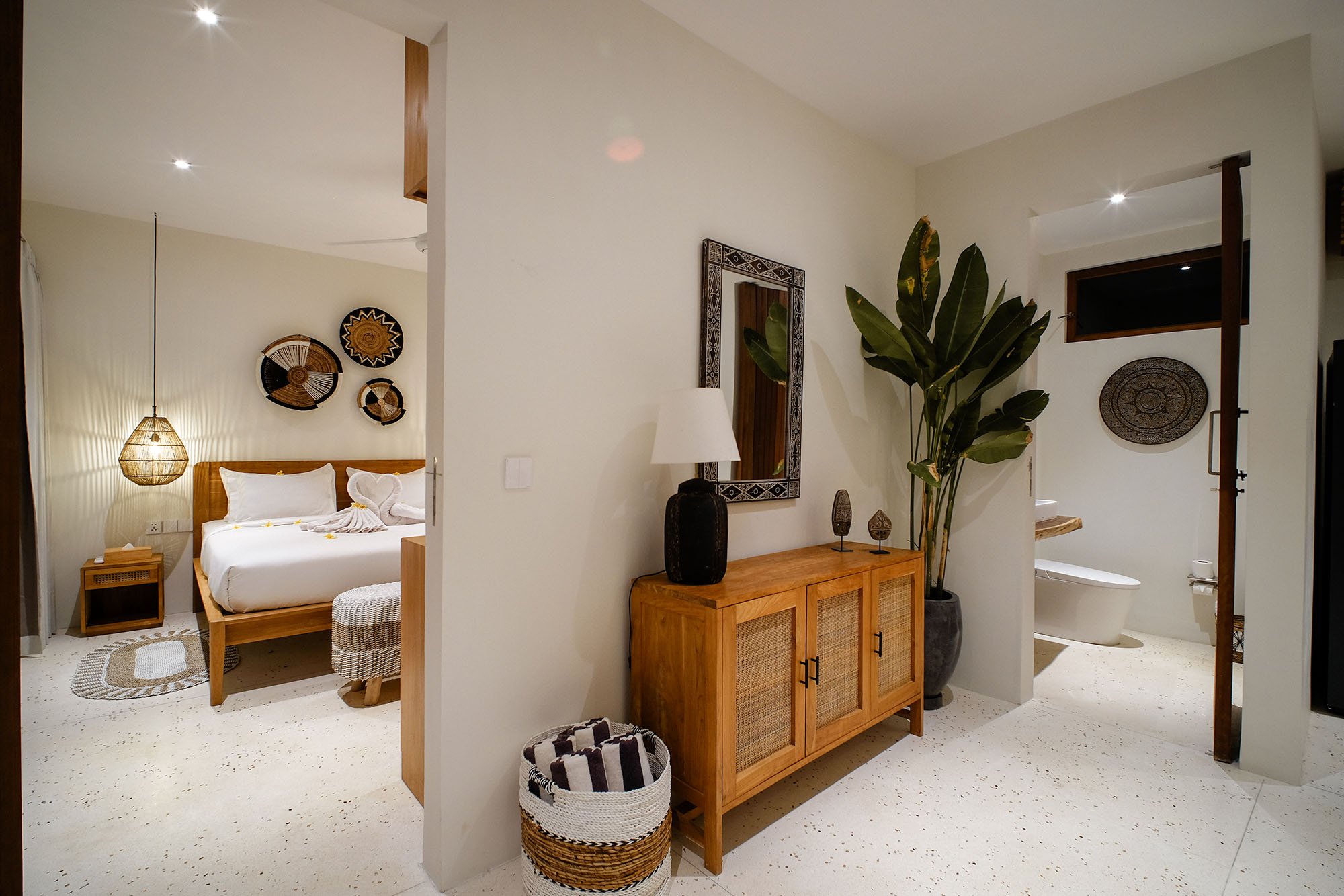 Lembah Lombok Carrousel Header 4.jpeg