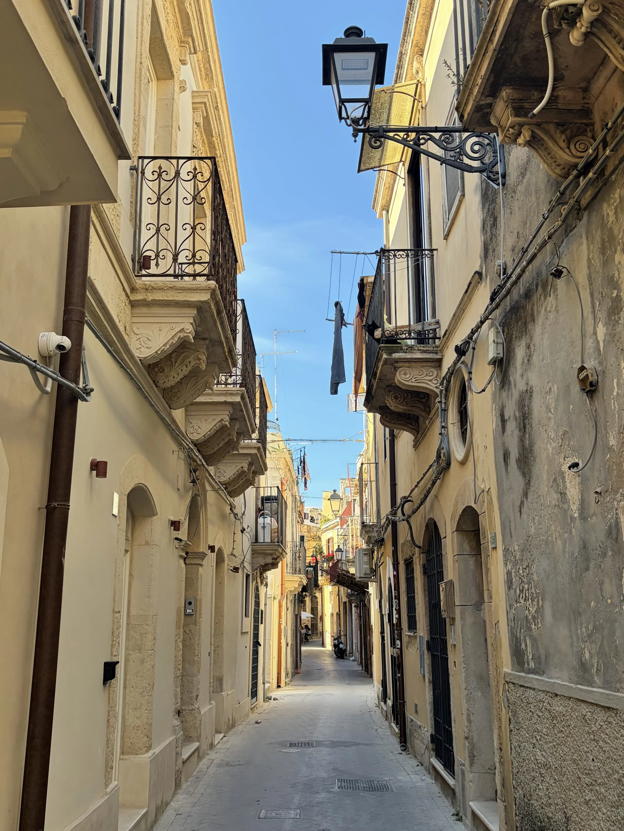 Charming alley in Ortigia, in Siracusa