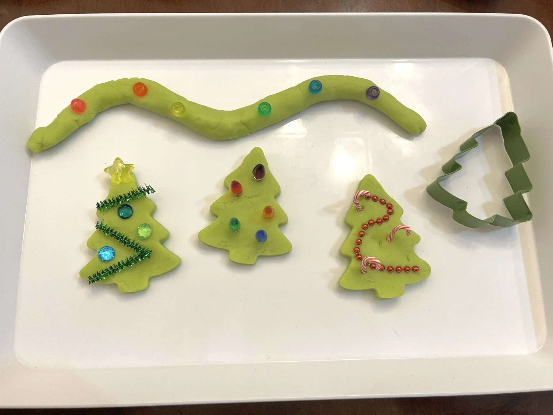 christmas play dough 1.jpg
