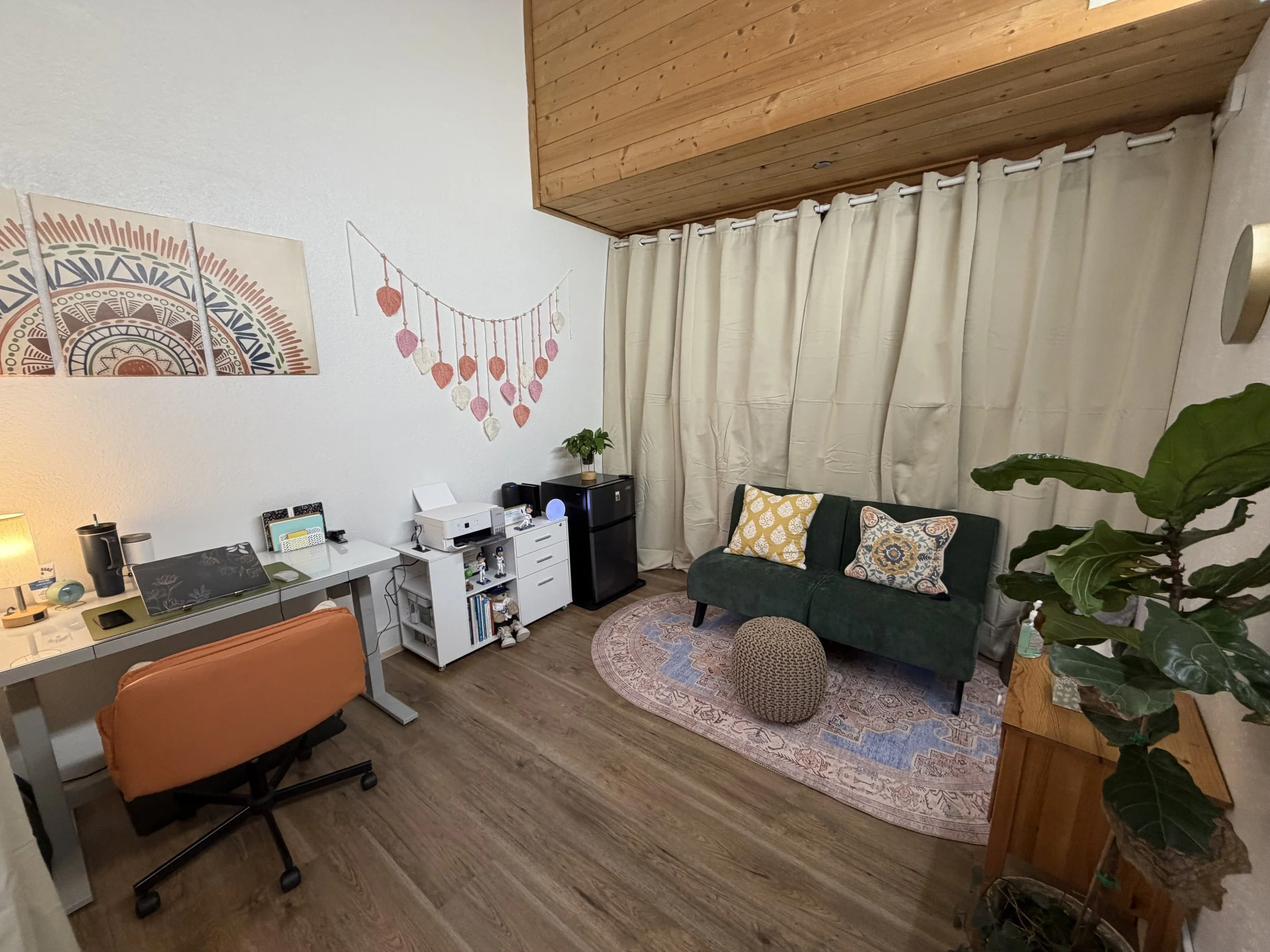 Therapist in Lakewood, CA