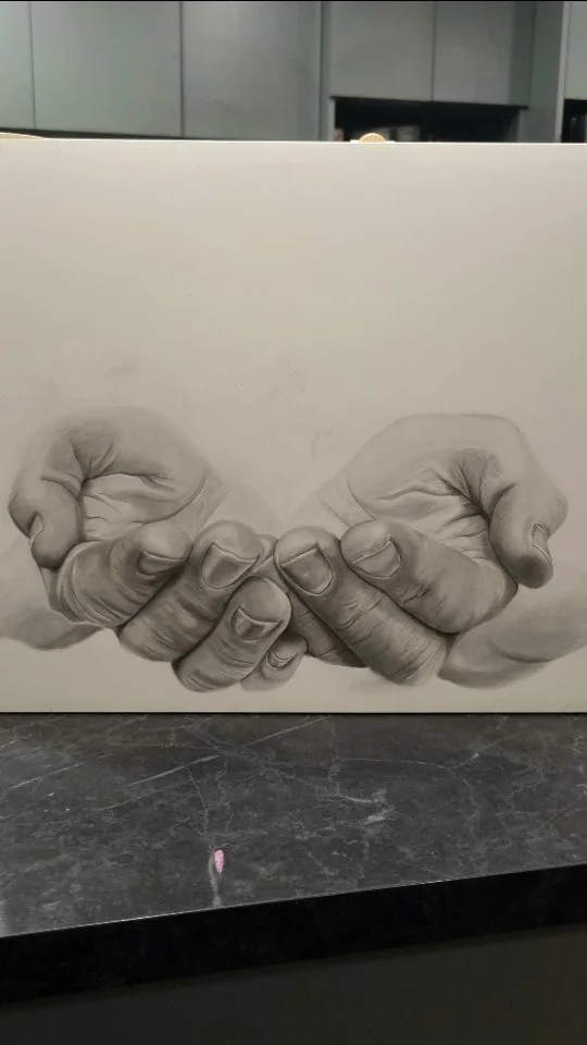 Started something new...exhibition season is looming so I best get scribbling!
#nzart #art #nzartist #realism #charcoal #pencildrawing #graphite #portraitdrawing #handdrawing #exhibition #wanakaartist #varnsyart
