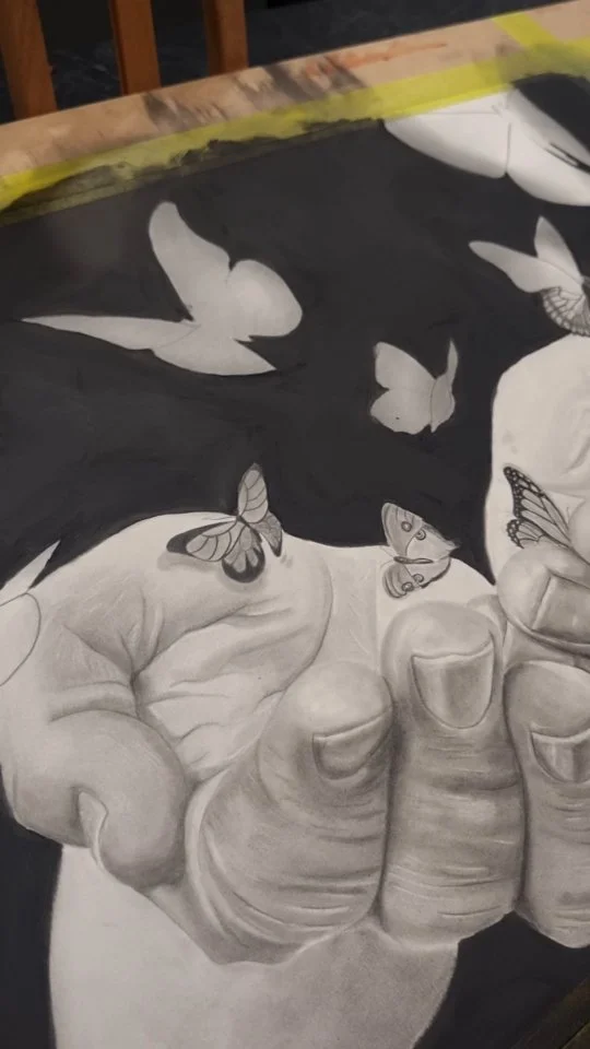 Created this new background with a mixture of charcoal and linseed oil, then was almost sick when I realised as soon as I touched the paper there was no going back π± it was either going to work or be completely ruined π
#nzart #art #nzartist #rea