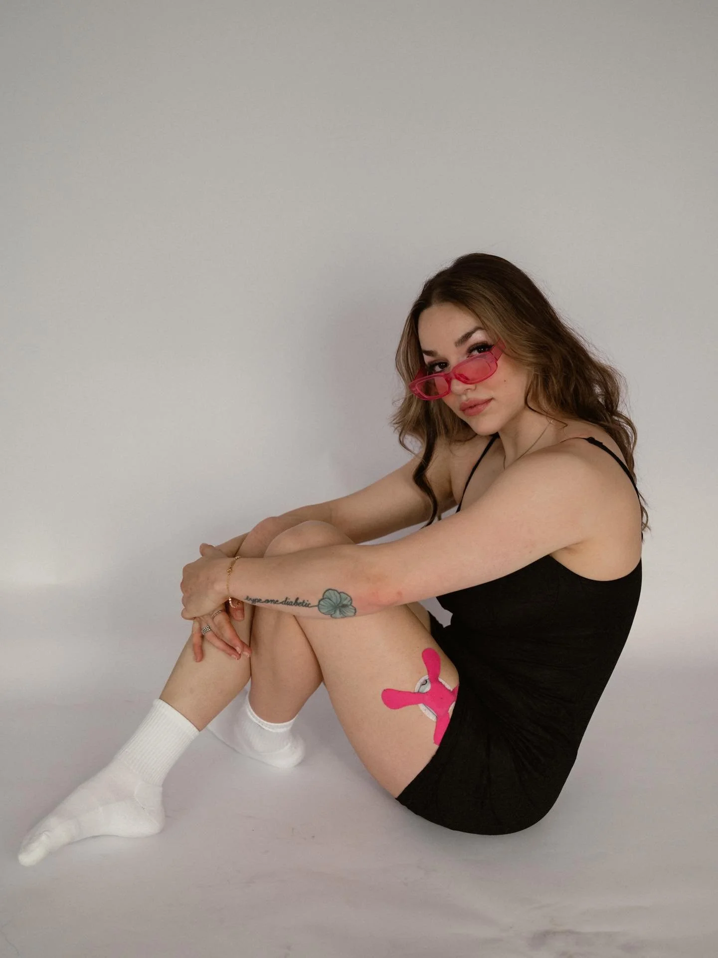 Highly recommend booking an empowerment session and celebrating all your special milestones?! We commemorated this girls diabetes anniversary with the cutest photoshoot ever. 10/10 recommend.