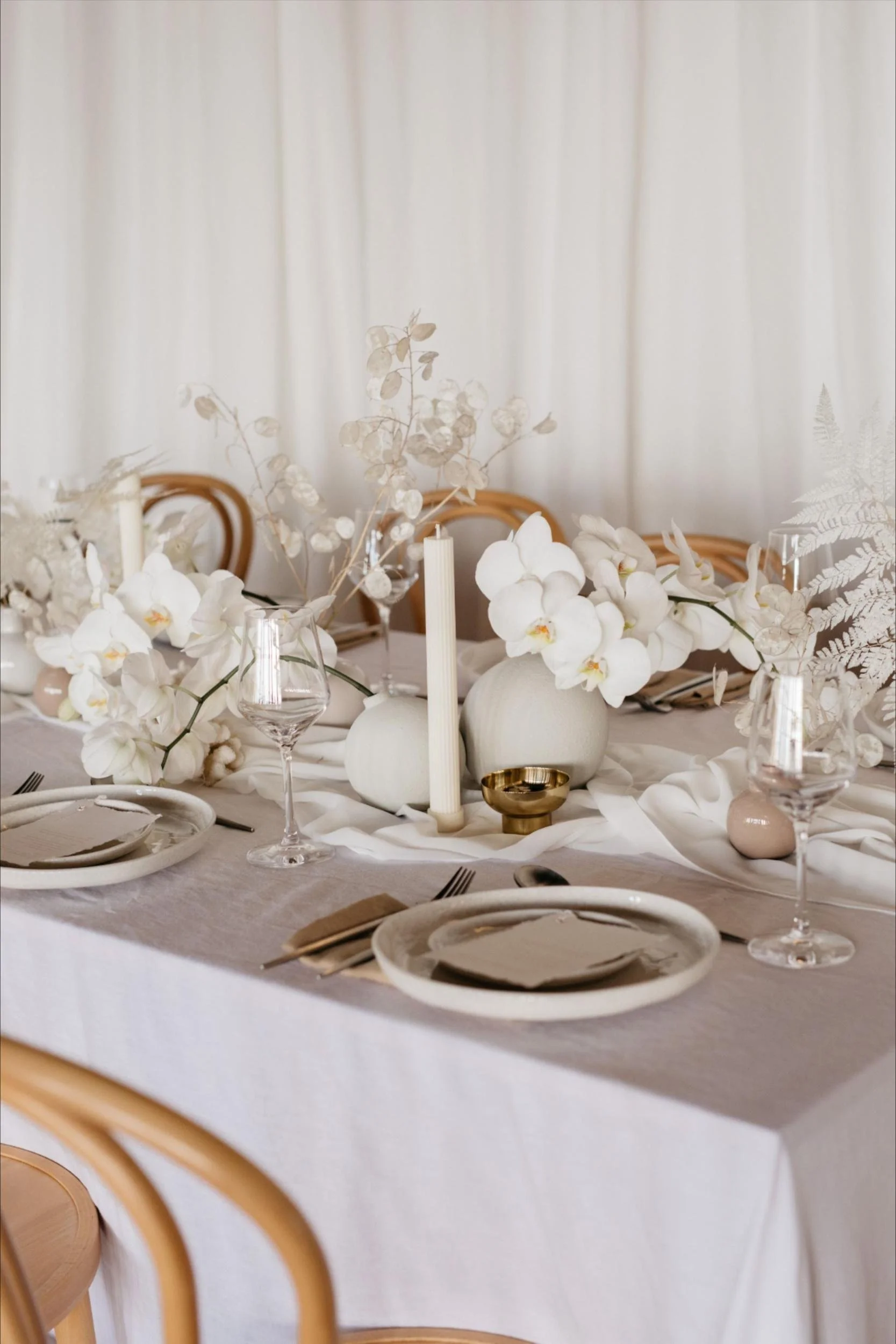 Matte White Bud Vase_3 | Colorado Events Colorado Wedding Rentals.jpg