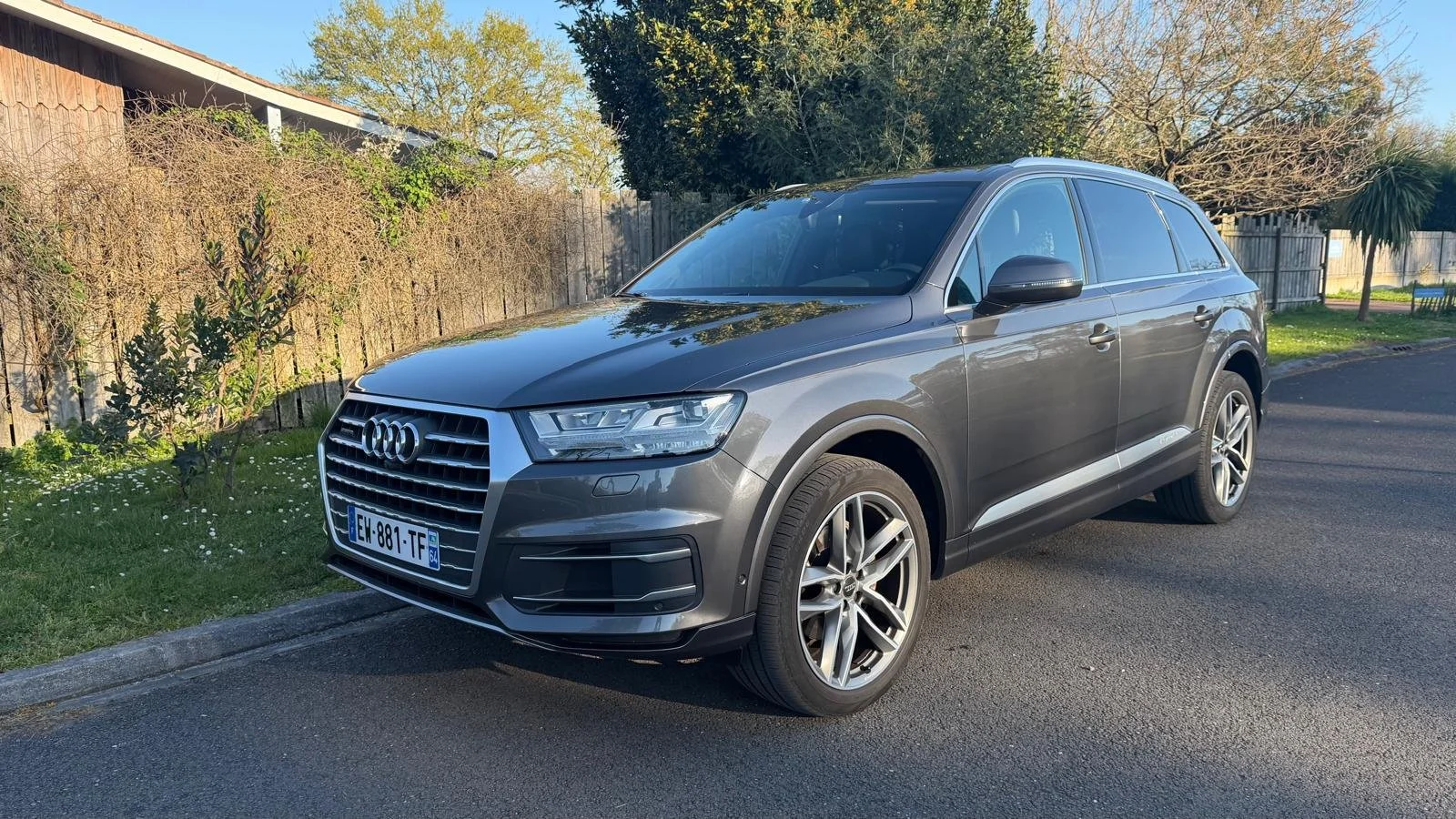 Audi Q7 Avus // 27900€
