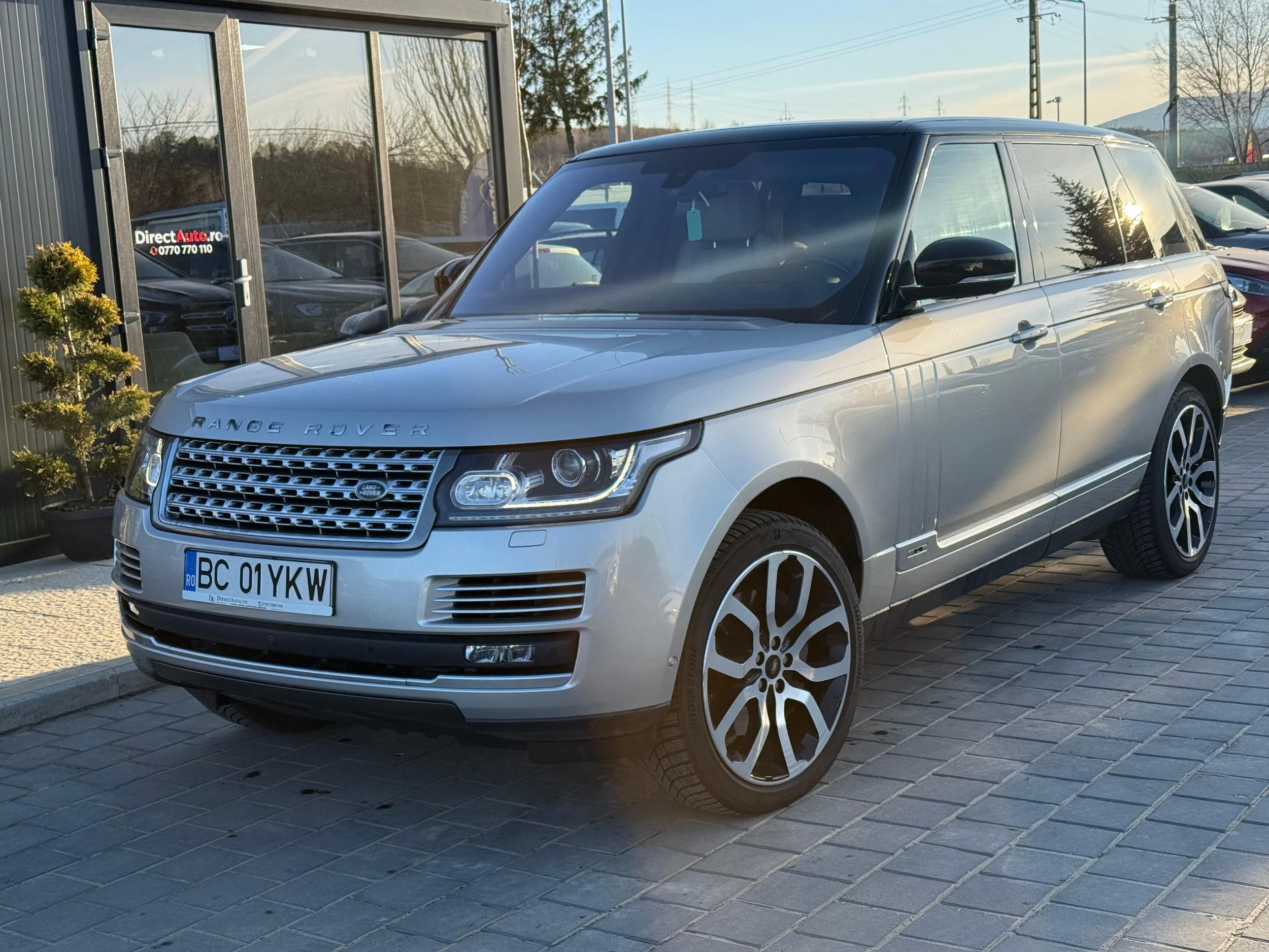 Range Rover // 64900€