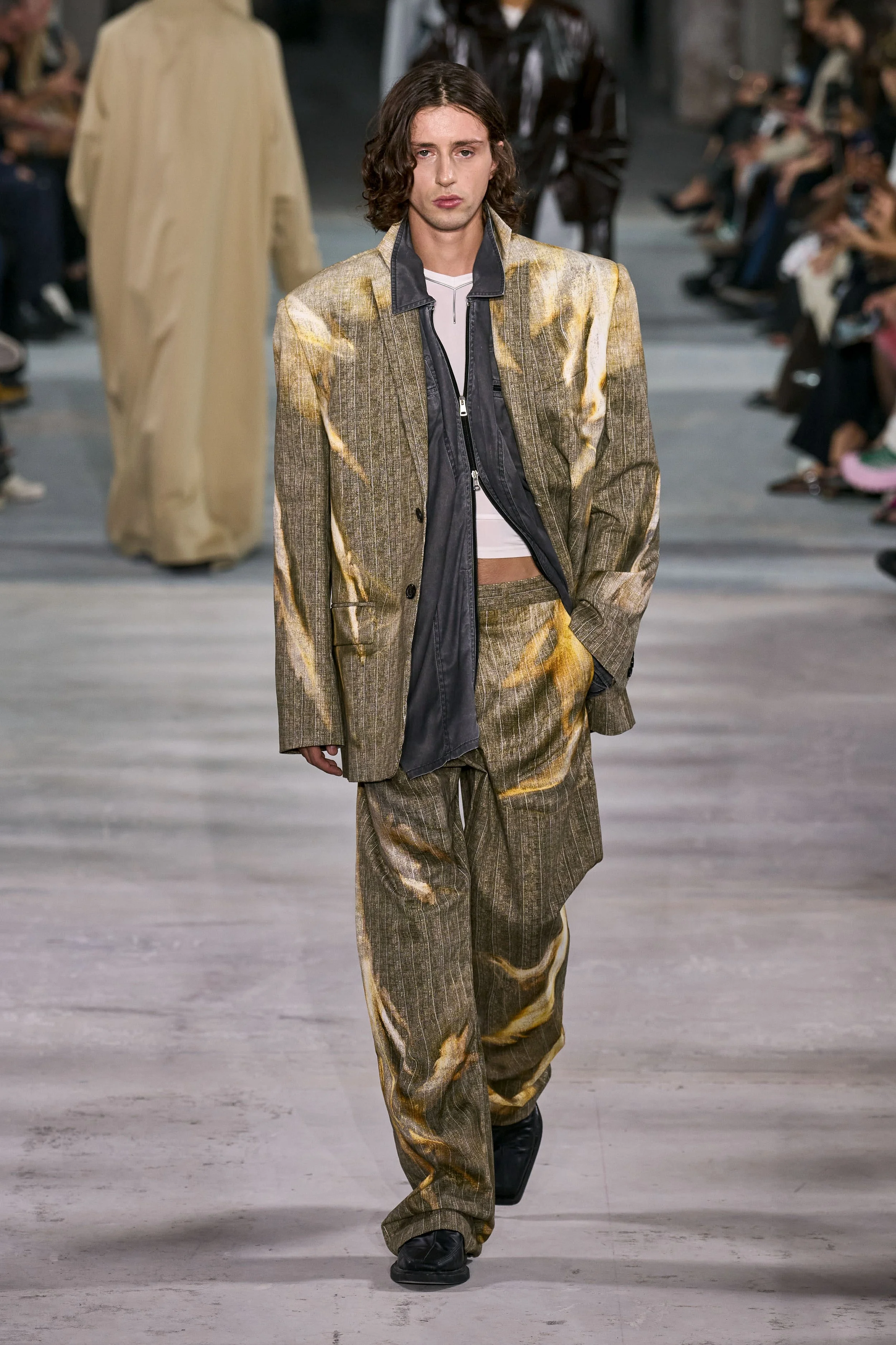 Look 3
