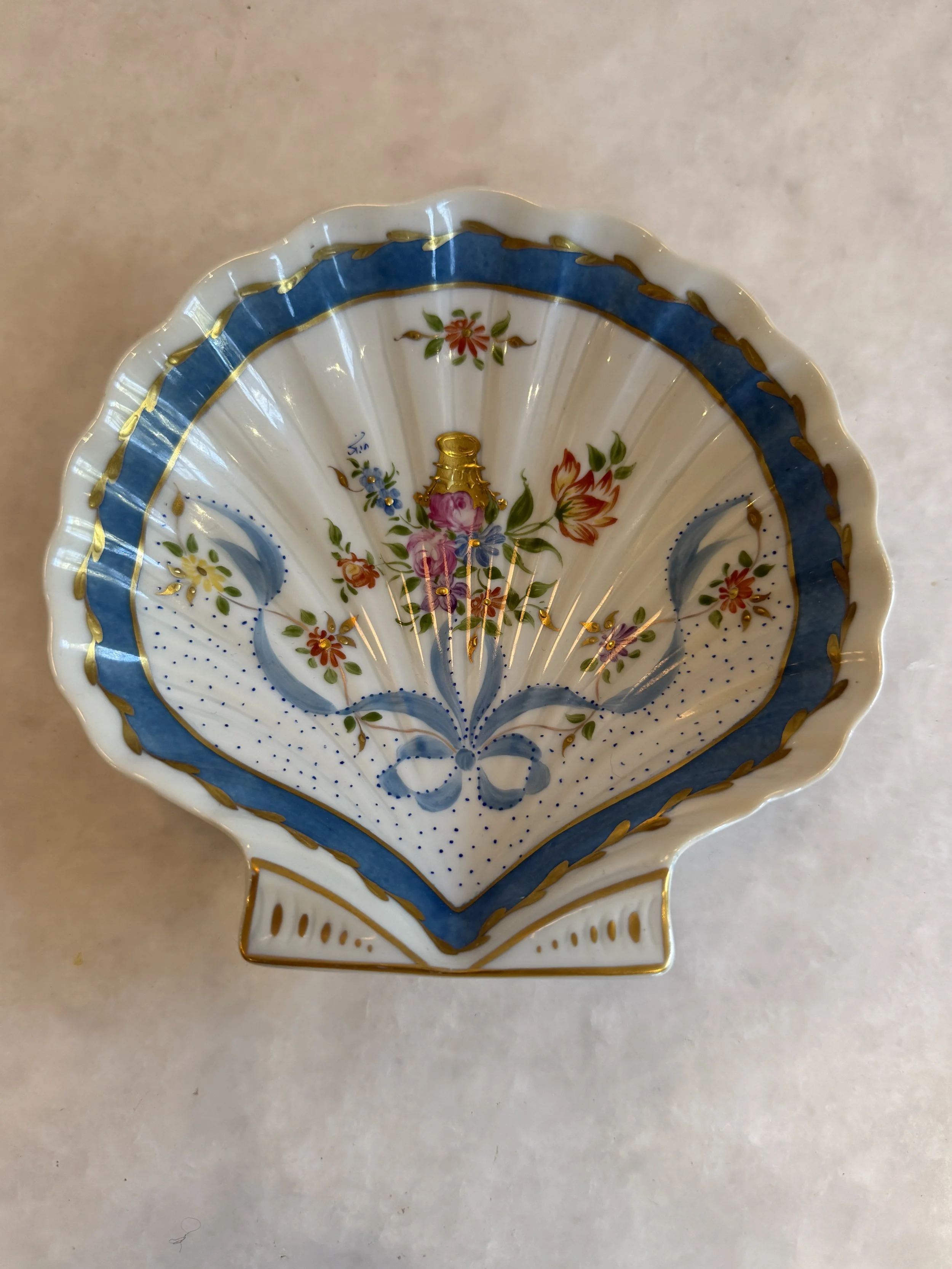 VINTAGE LIMOGES SHELL FLORAL TRINKET BOWL - SOLD