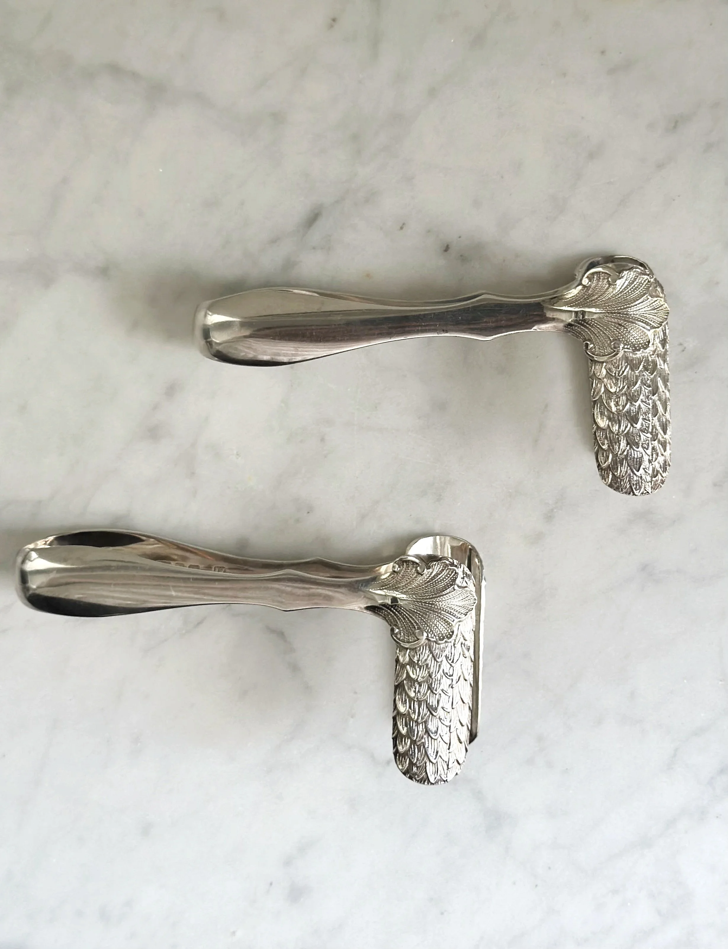 VINTAGE SILVER PLATE ASPARAGUS TONGS