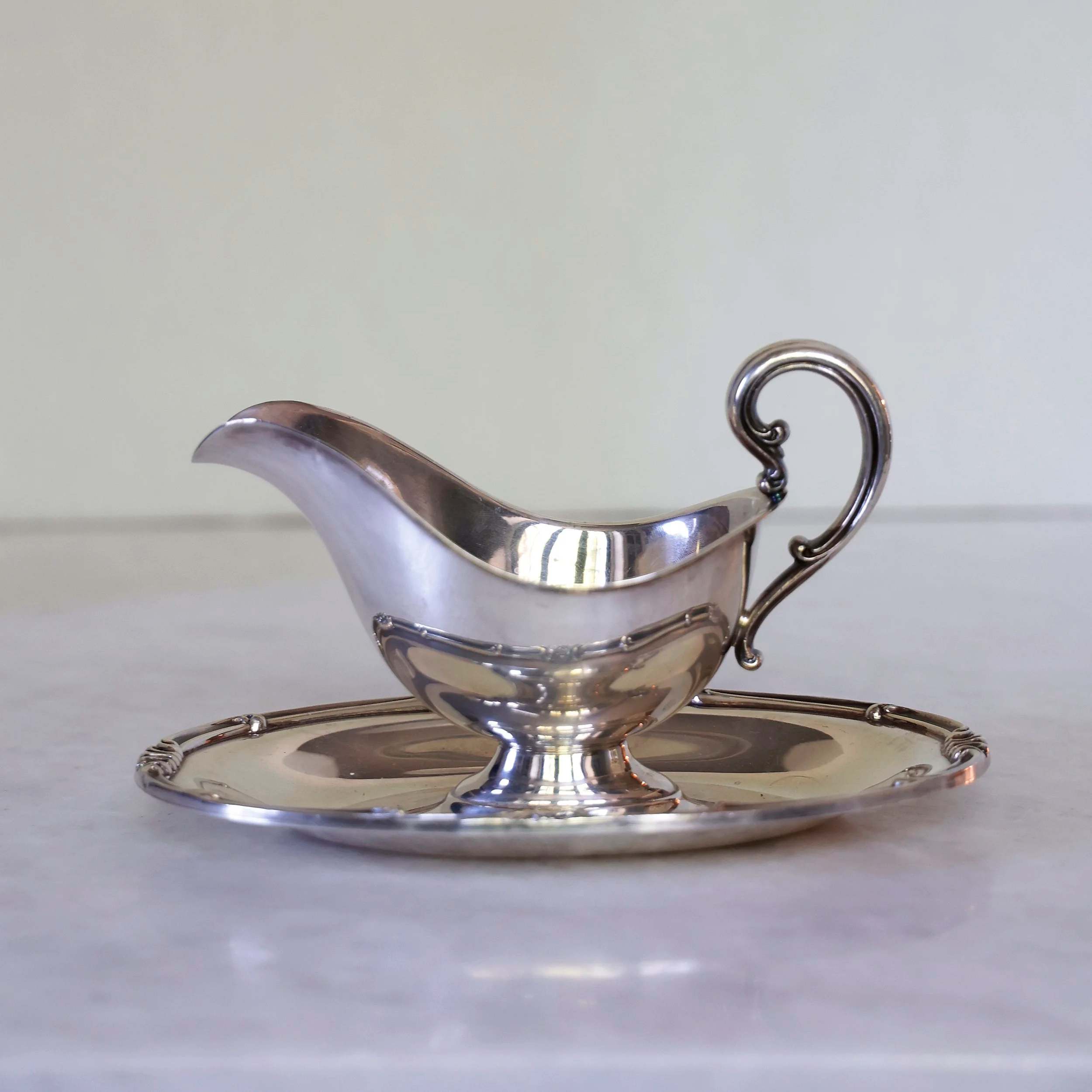 VINTAGE SILVERPLATE GRAVY BOAT
