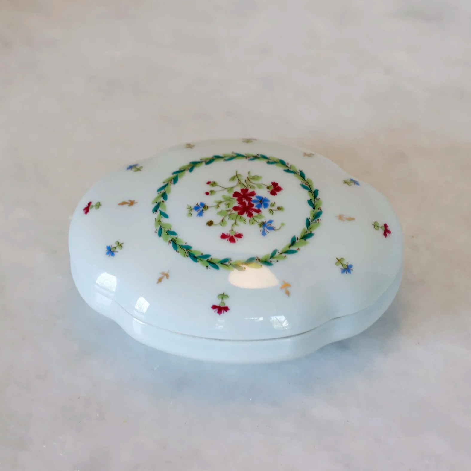 VINTAGE HAVILLAND LIMOGES TRINKET BOX 