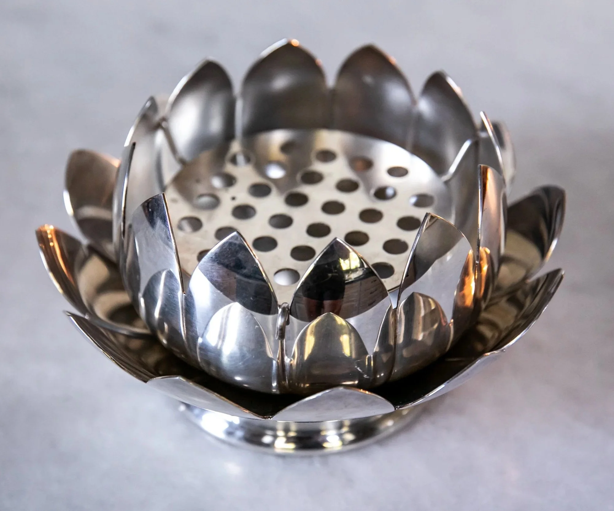REED & BARTON SILVERPLATE FLOWER FROG 